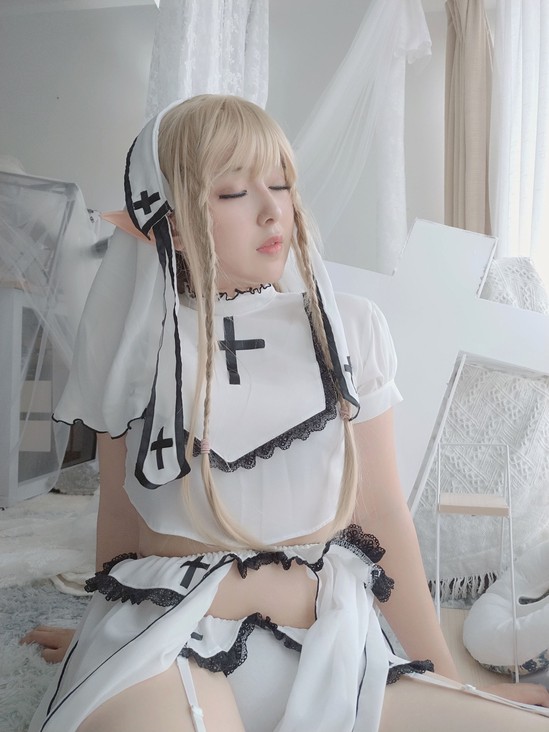 [网红COSER写真] 小容仔咕咕咕 - 容鸽第10张