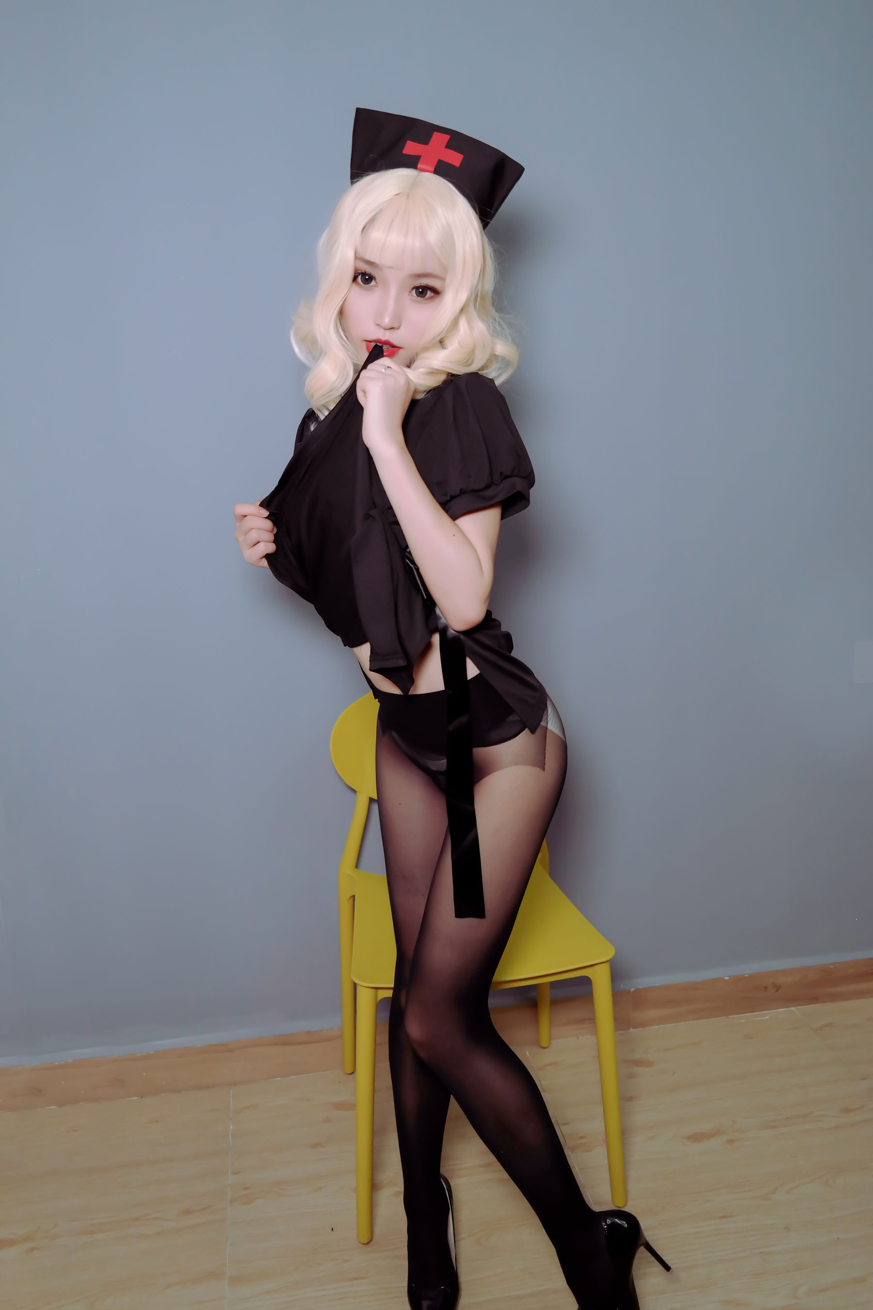 [COS福利] 萌妹白易子教主 - 黑化护士第5张