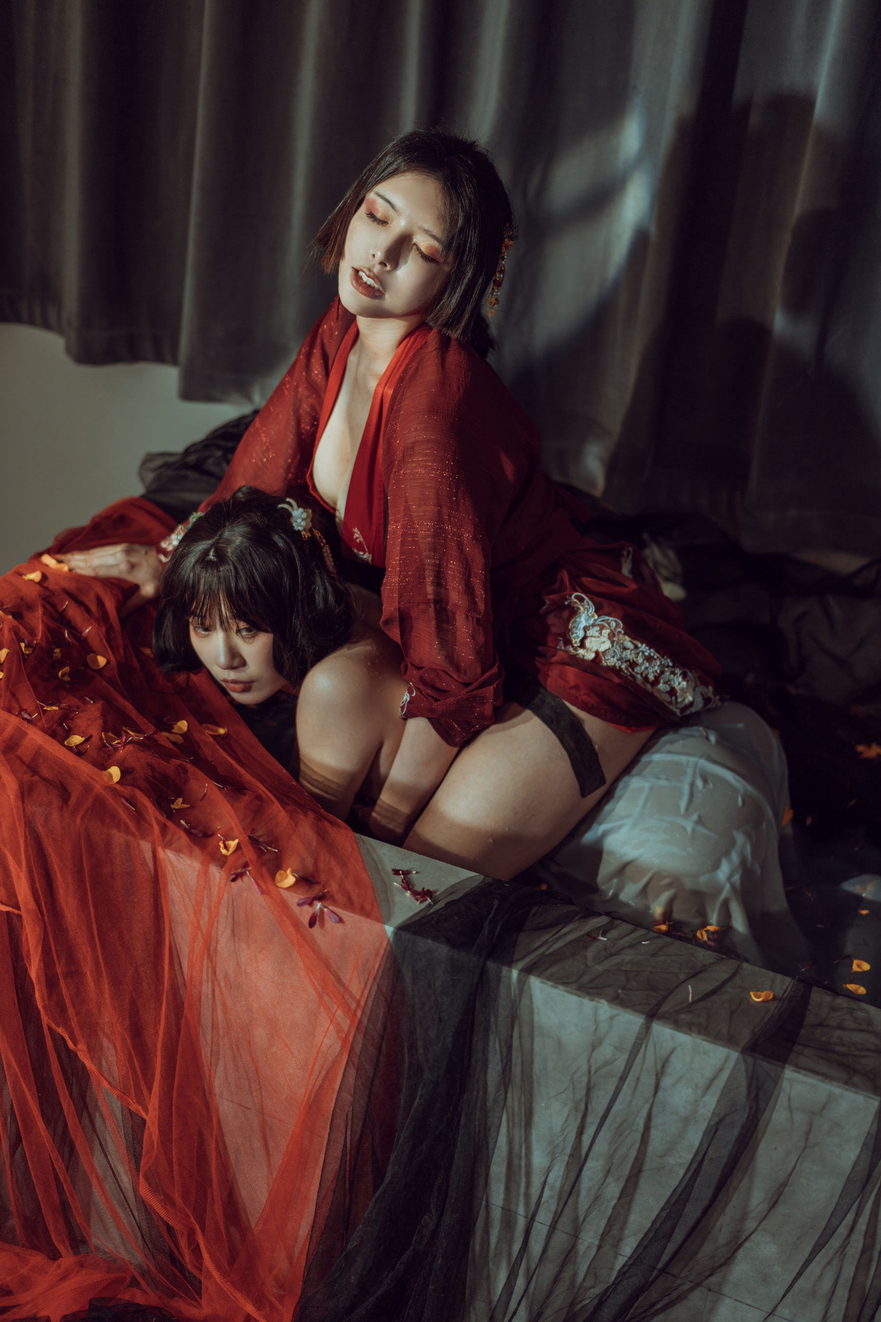 [COS福利] 秋和柯基(夏小秋秋秋) - 昏红帐第1张