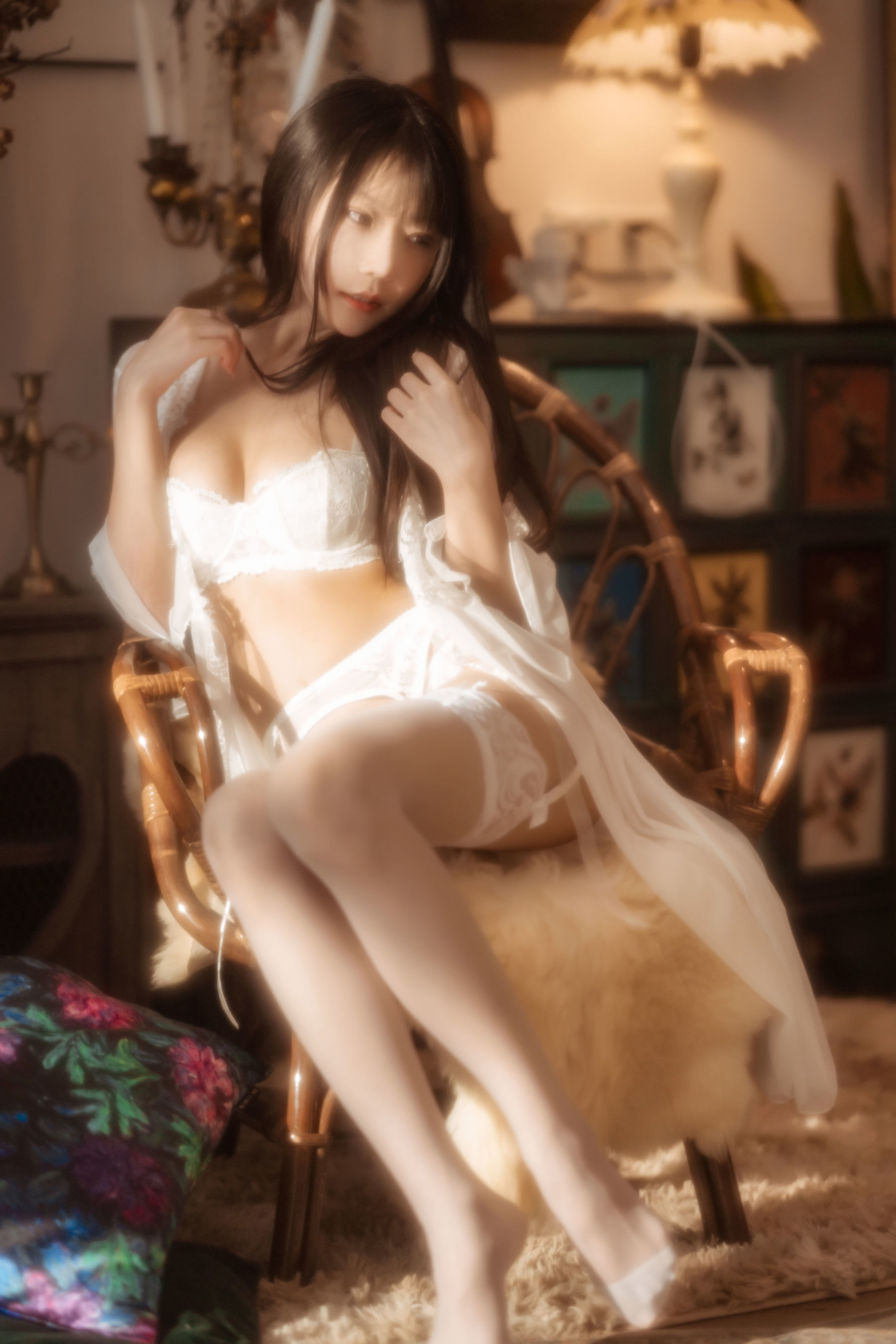 [网红COSER] 香草喵露露 - 室内白色蕾丝第10张