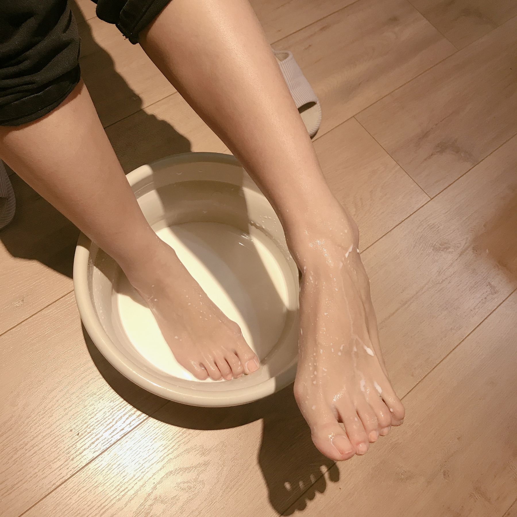 [福利COS] 安乔乔儿(Nia乔乔) No.001 牛奶洗脚第21张