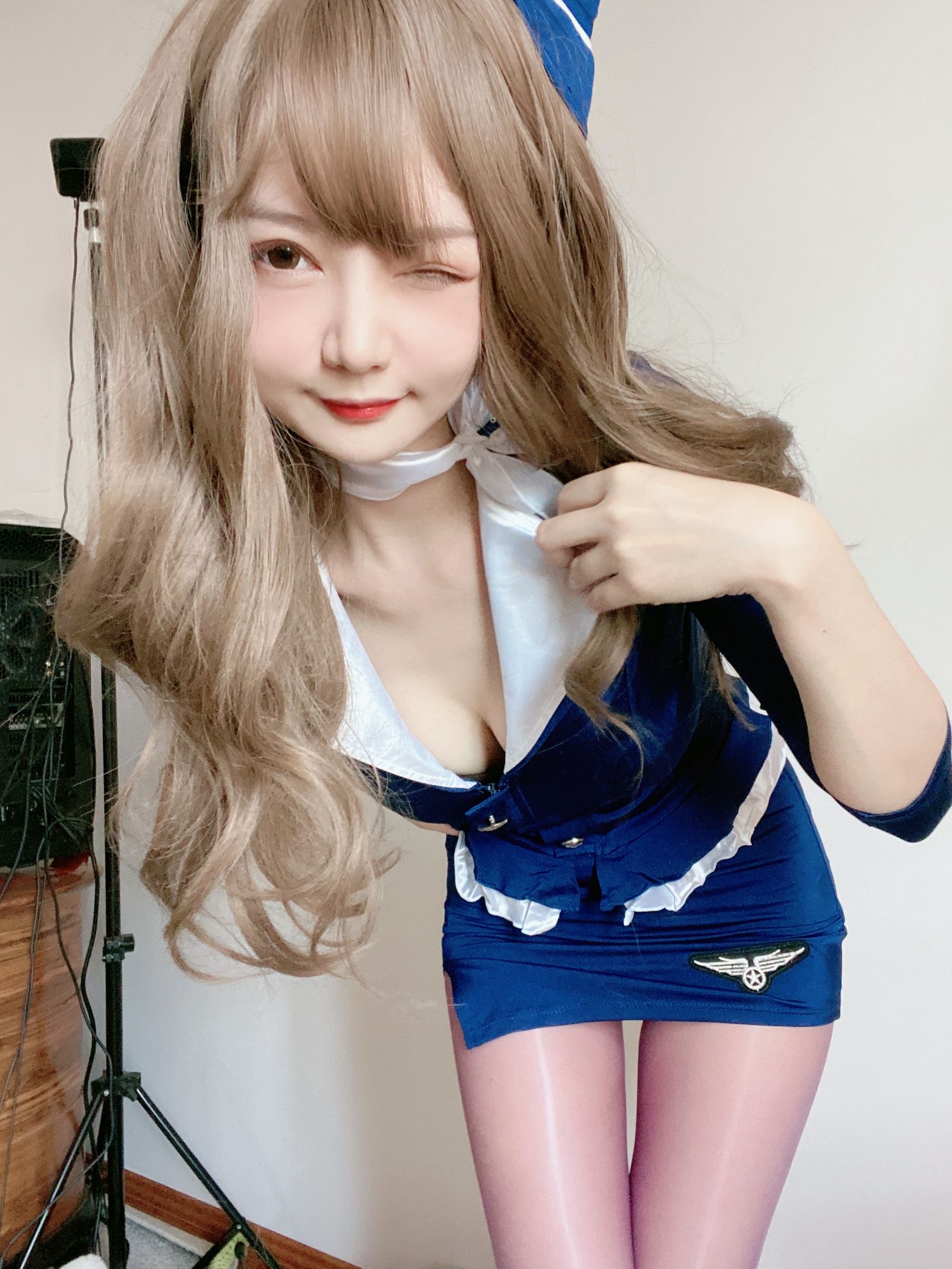 [福利COS] 51酱 - 蓝色制服装第2张