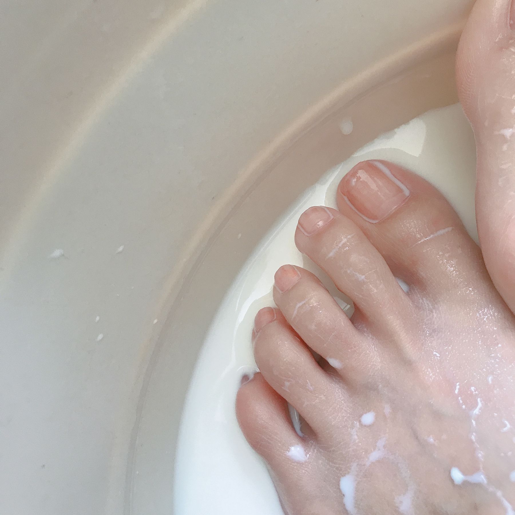 [福利COS] 安乔乔儿(Nia乔乔) No.001 牛奶洗脚第32张