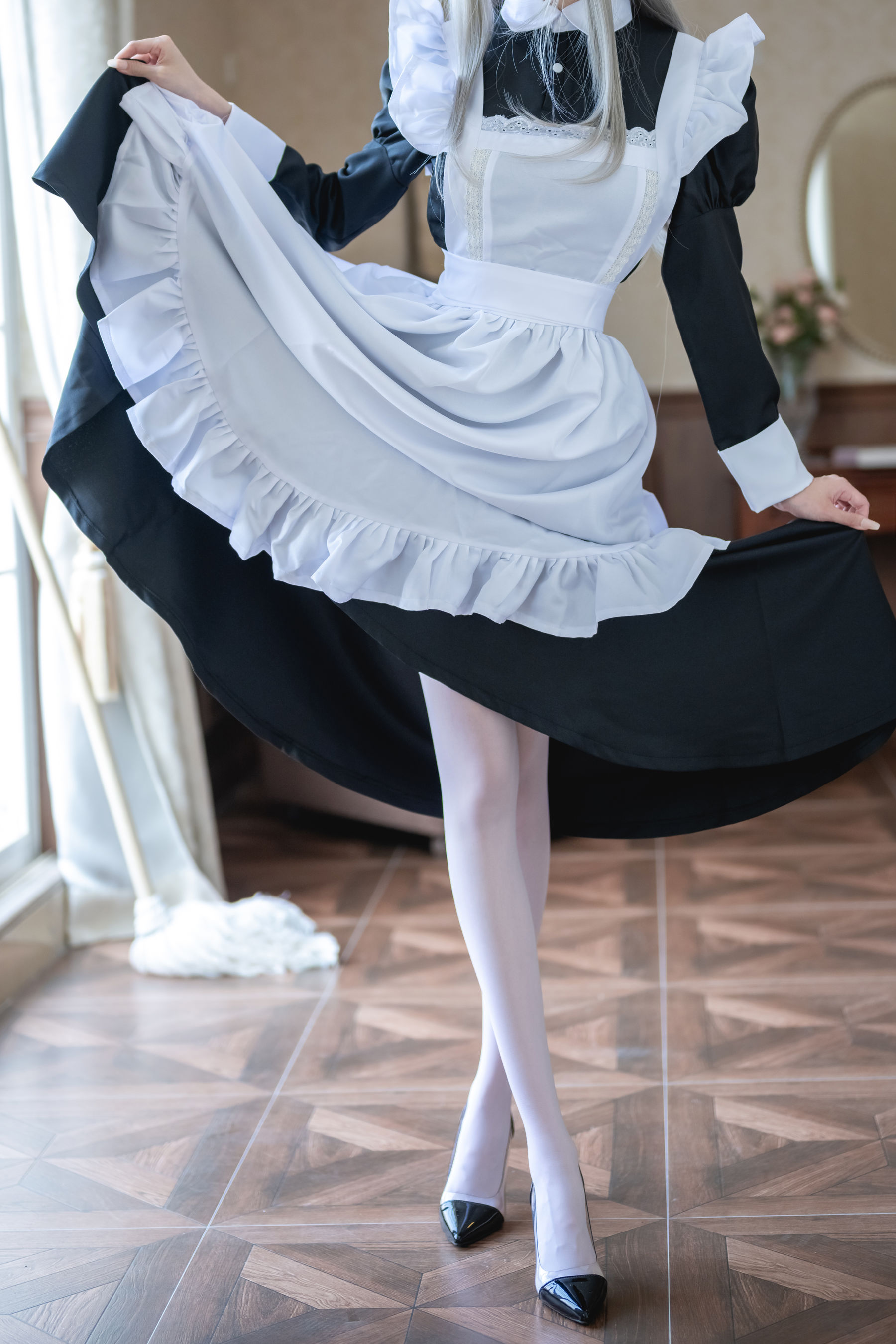 [网红COS] 长腿Coser青青子Js - 职业恋爱第5张