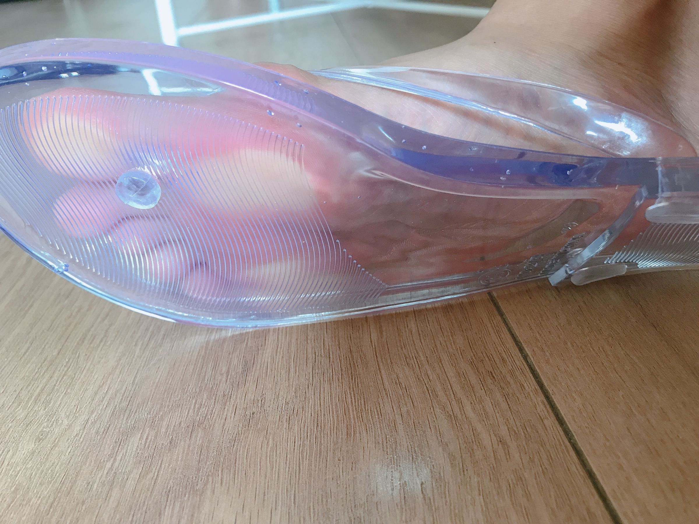 [福利COS] 安乔乔儿(Nia乔乔) No.012 泳池裸足第33张