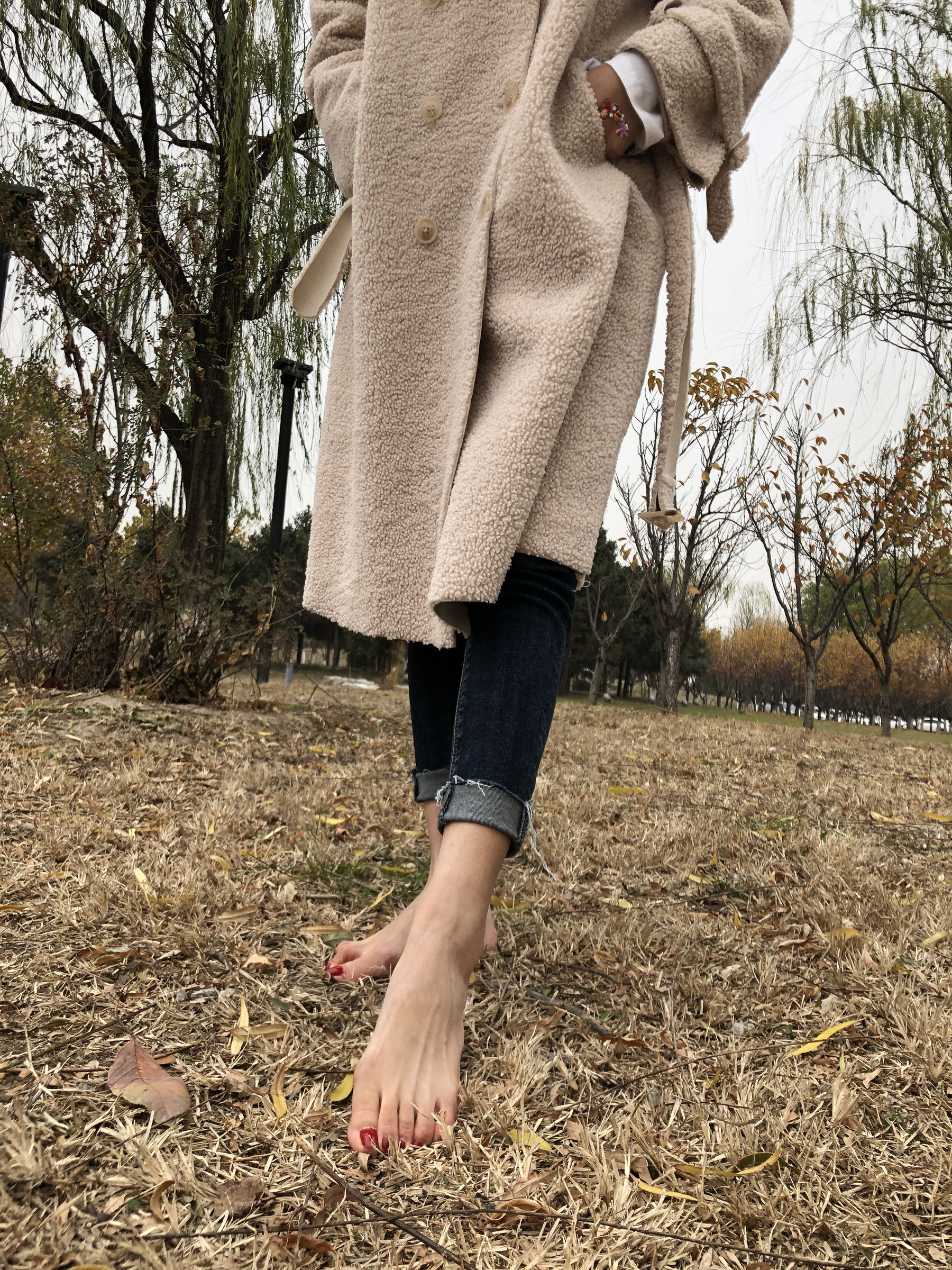 [福利COS] 安乔乔儿(Nia乔乔) No.010 红甲裸足第29张