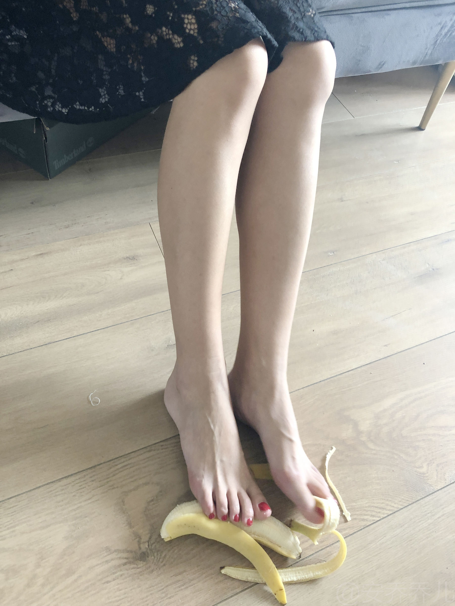 [福利COS] 安乔乔儿(Nia乔乔) No.009 踩香蕉第13张