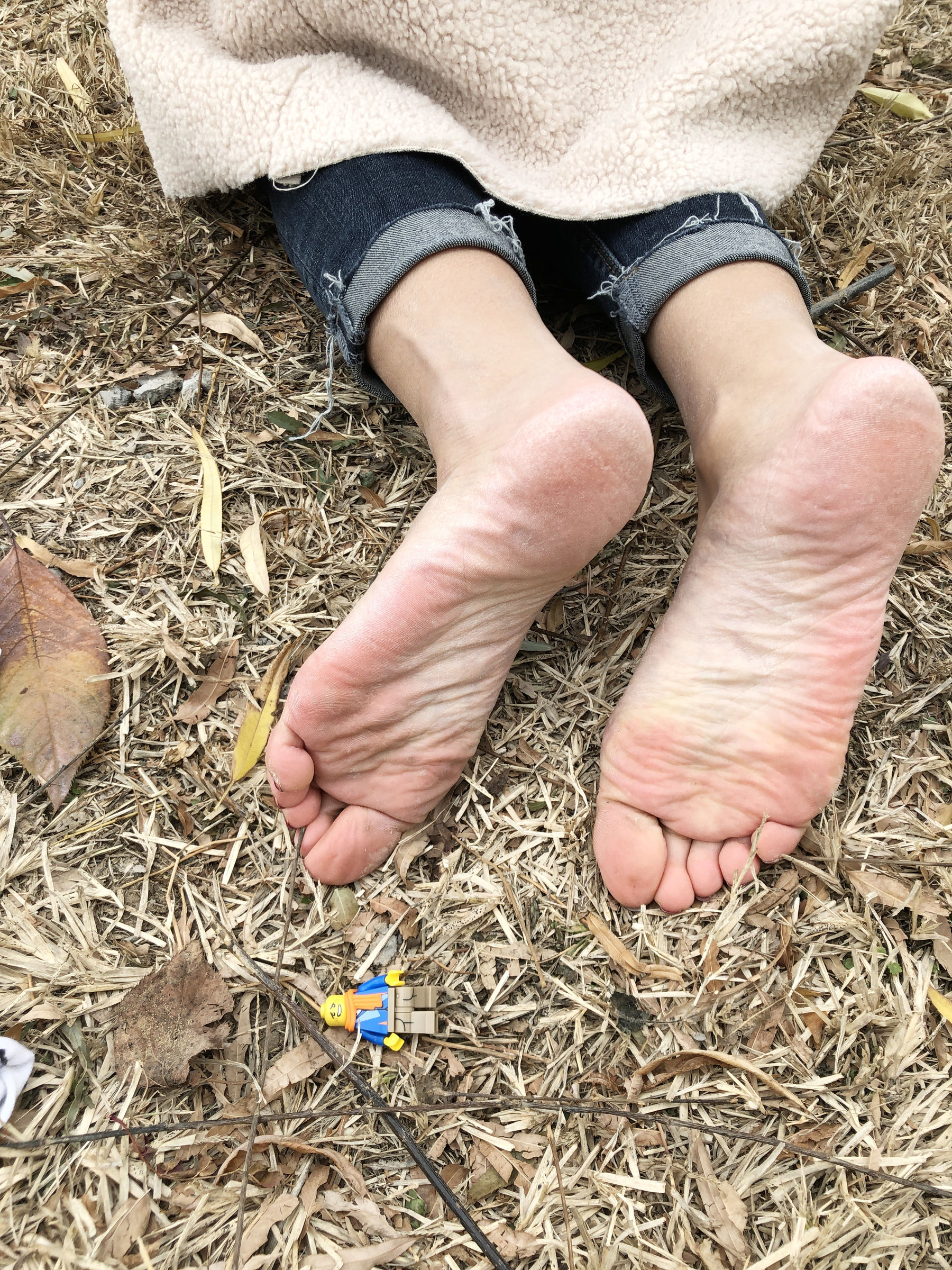 [福利COS] 安乔乔儿(Nia乔乔) No.010 红甲裸足第32张