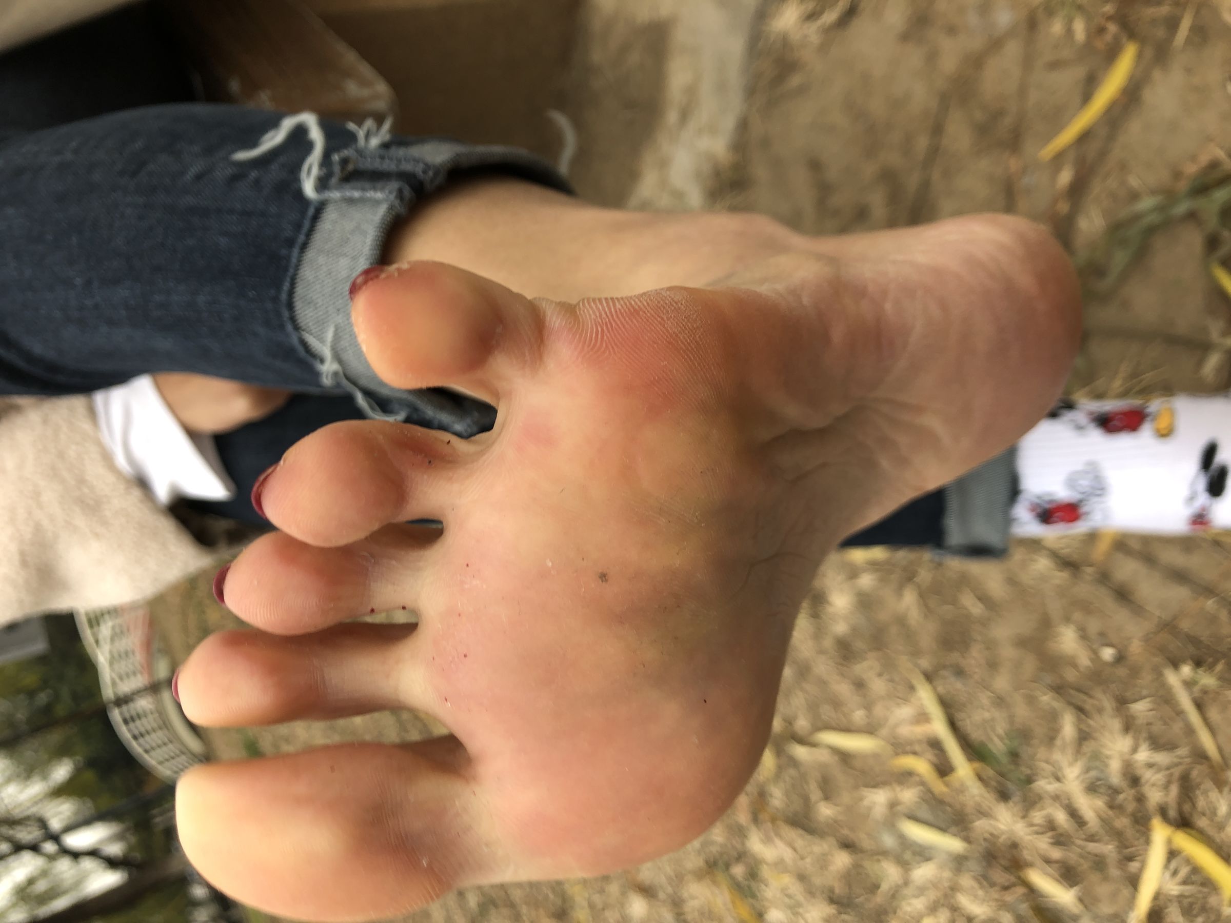 [福利COS] 安乔乔儿(Nia乔乔) No.010 红甲裸足第4张