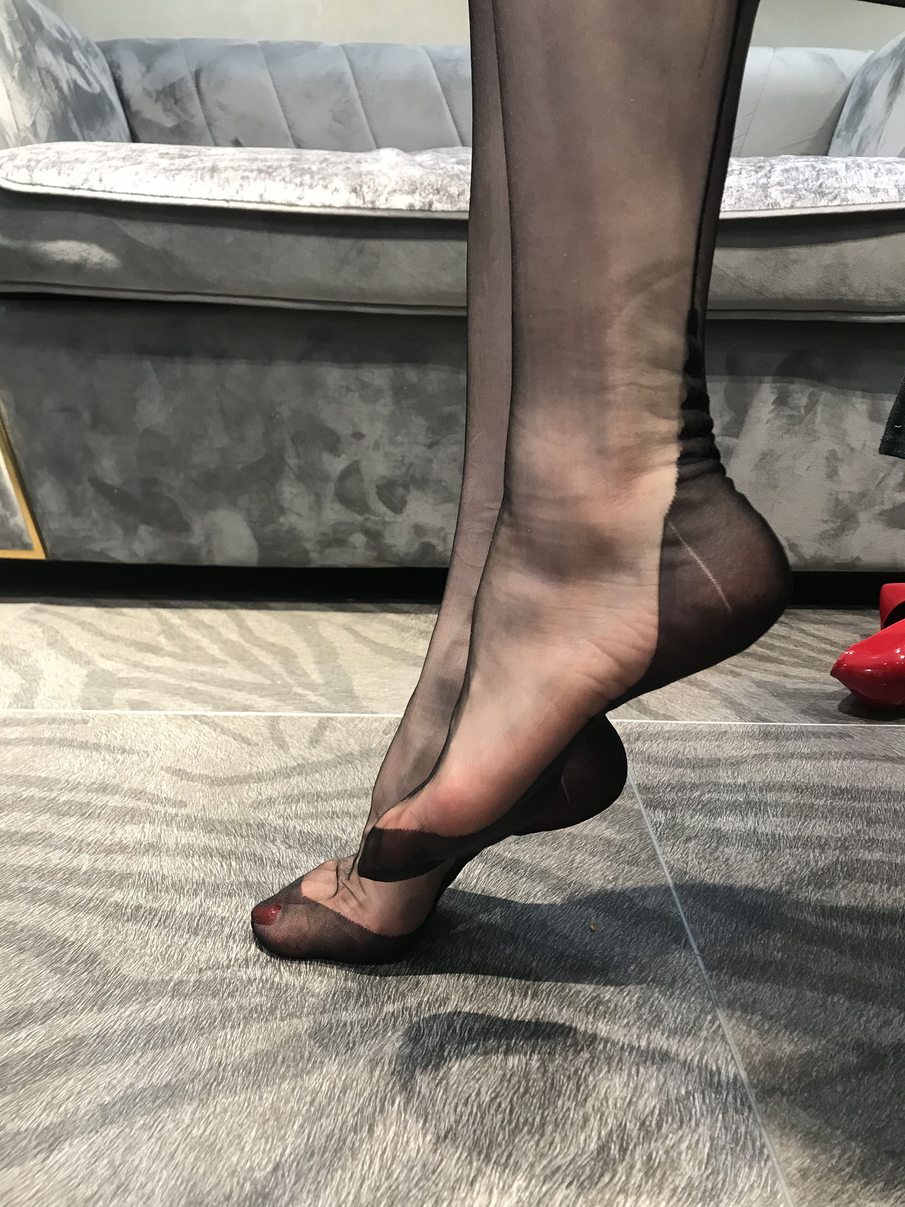 [福利COS] 丝足博主麋鹿_Monroe 2020.05.08 红高黑吊第8张