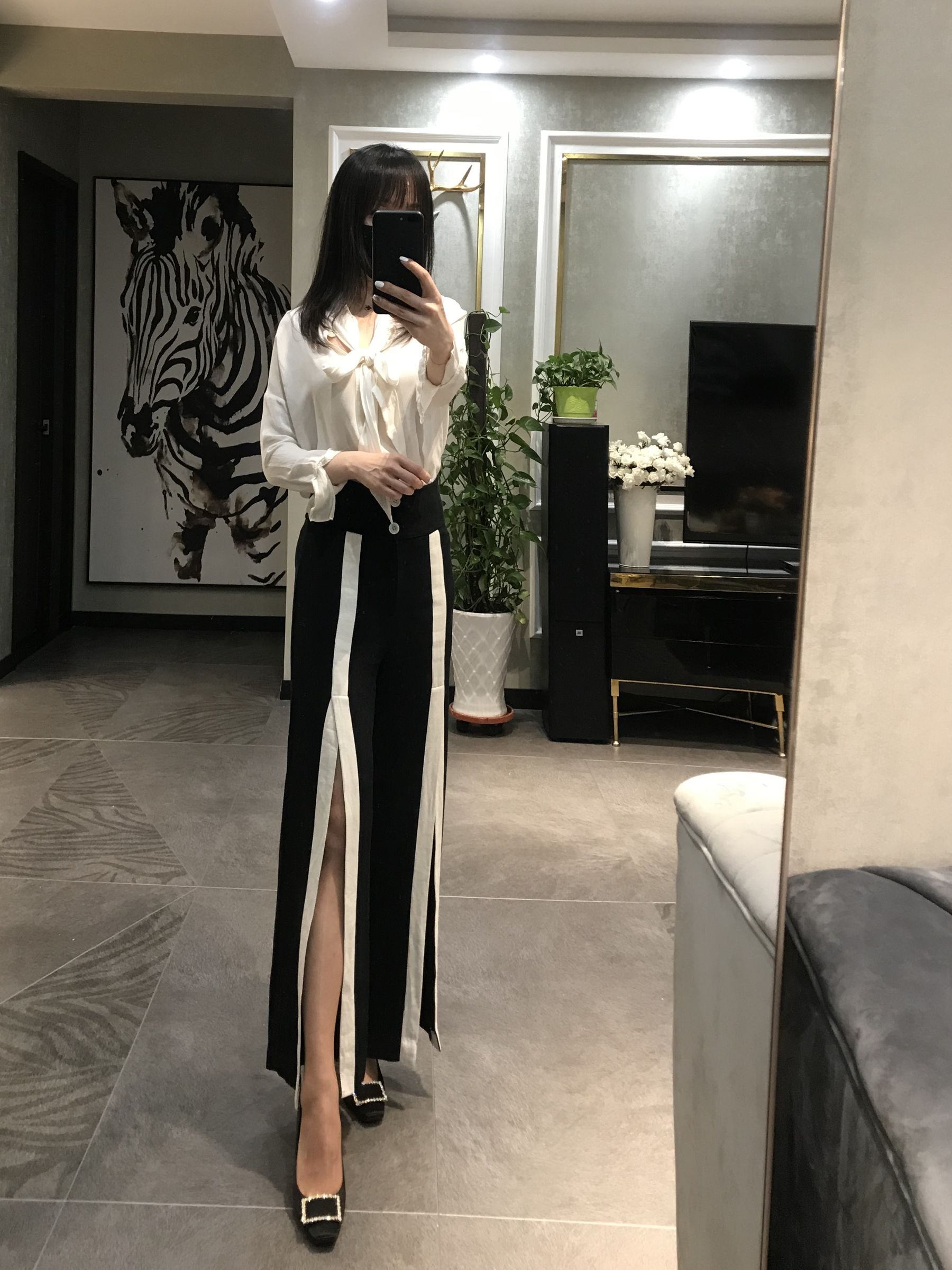 [福利COS] 丝足博主麋鹿_Monroe 2020.04.29 肉色亮丝第22张