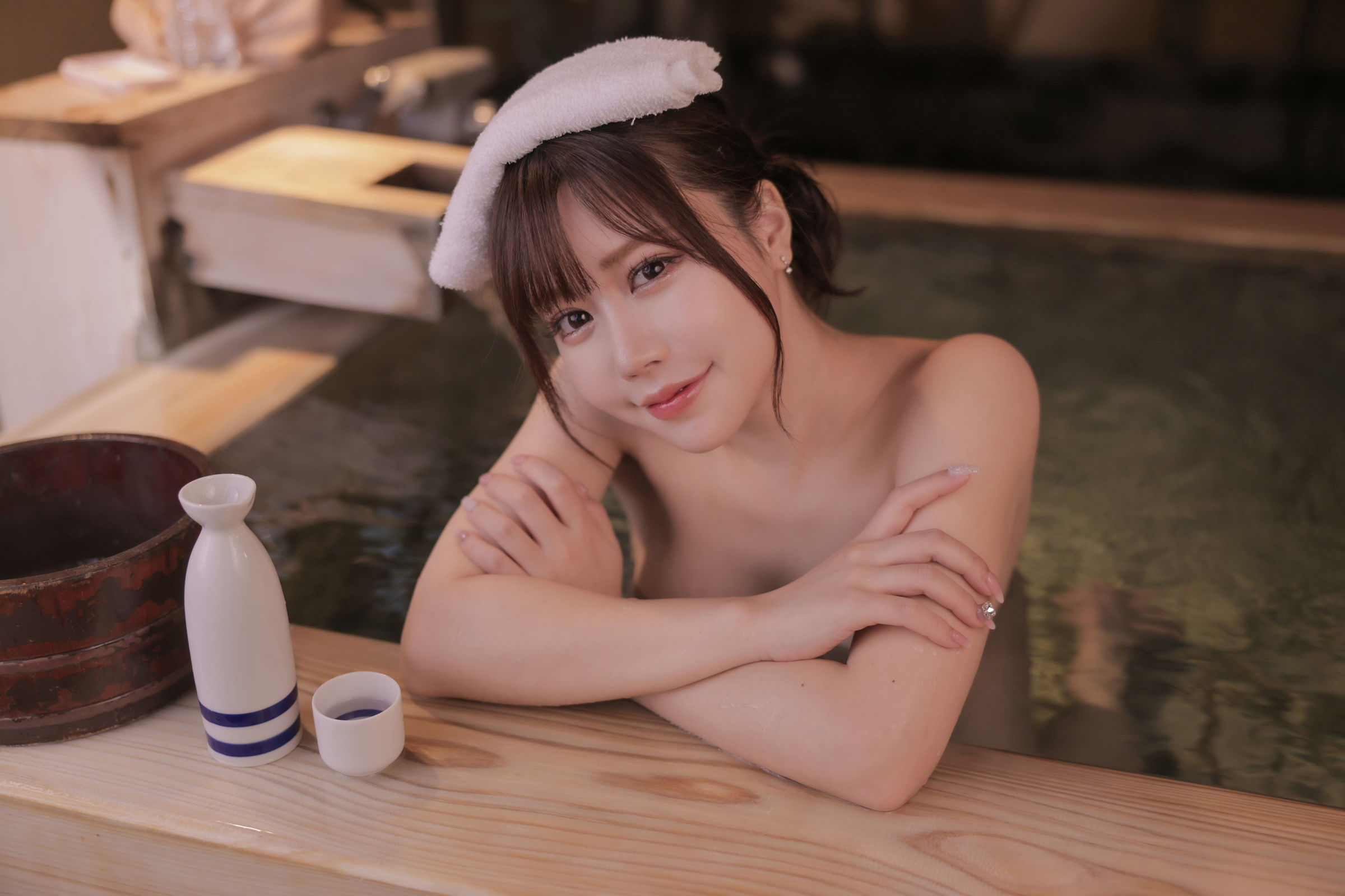 [福利COS] Mai Shirota 白田まい 白田まいと、貸切温泉と、濃厚接触第19张