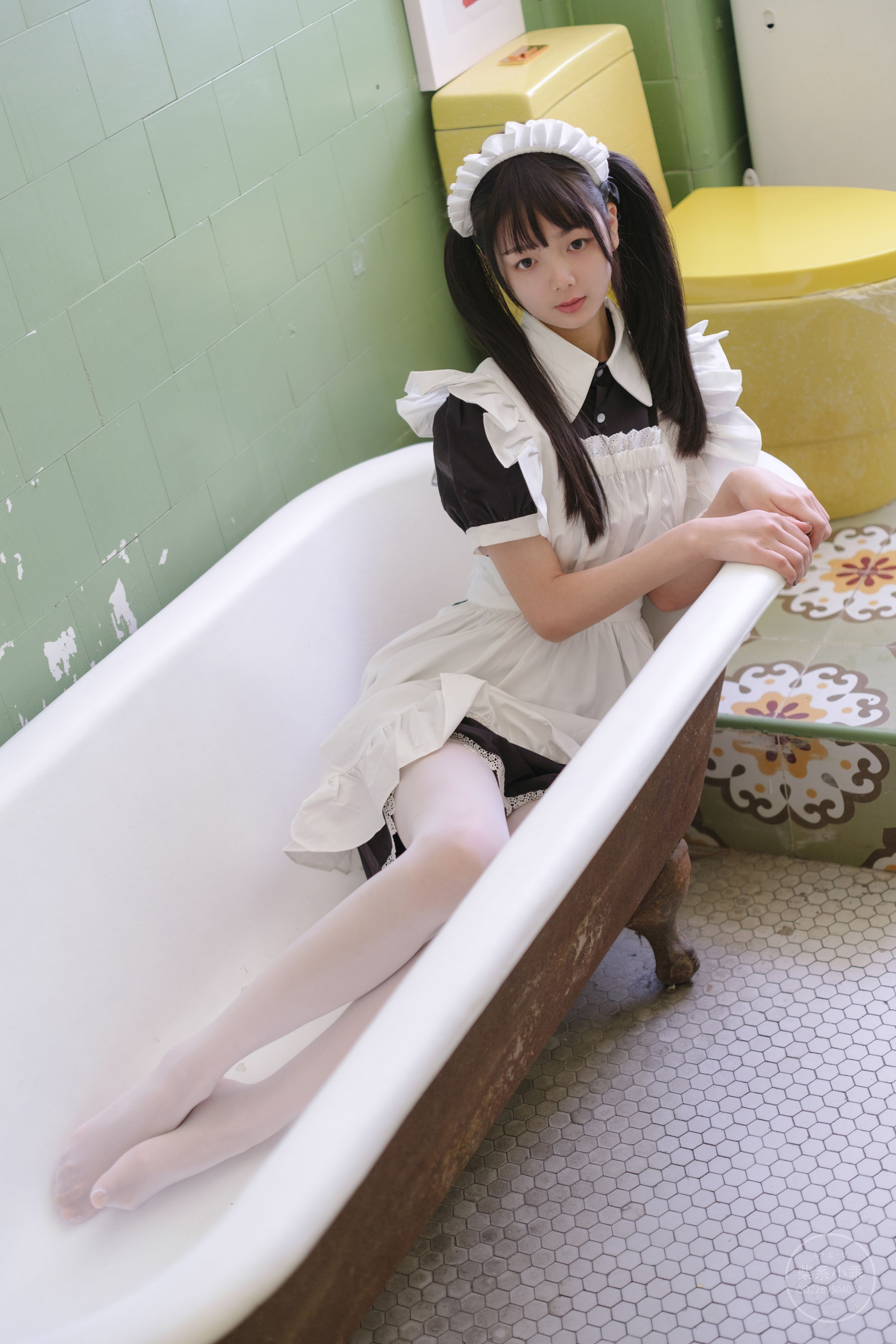 [福利COS] 柴系小乖(稚乖画册) - 夜夜白丝女仆第19张