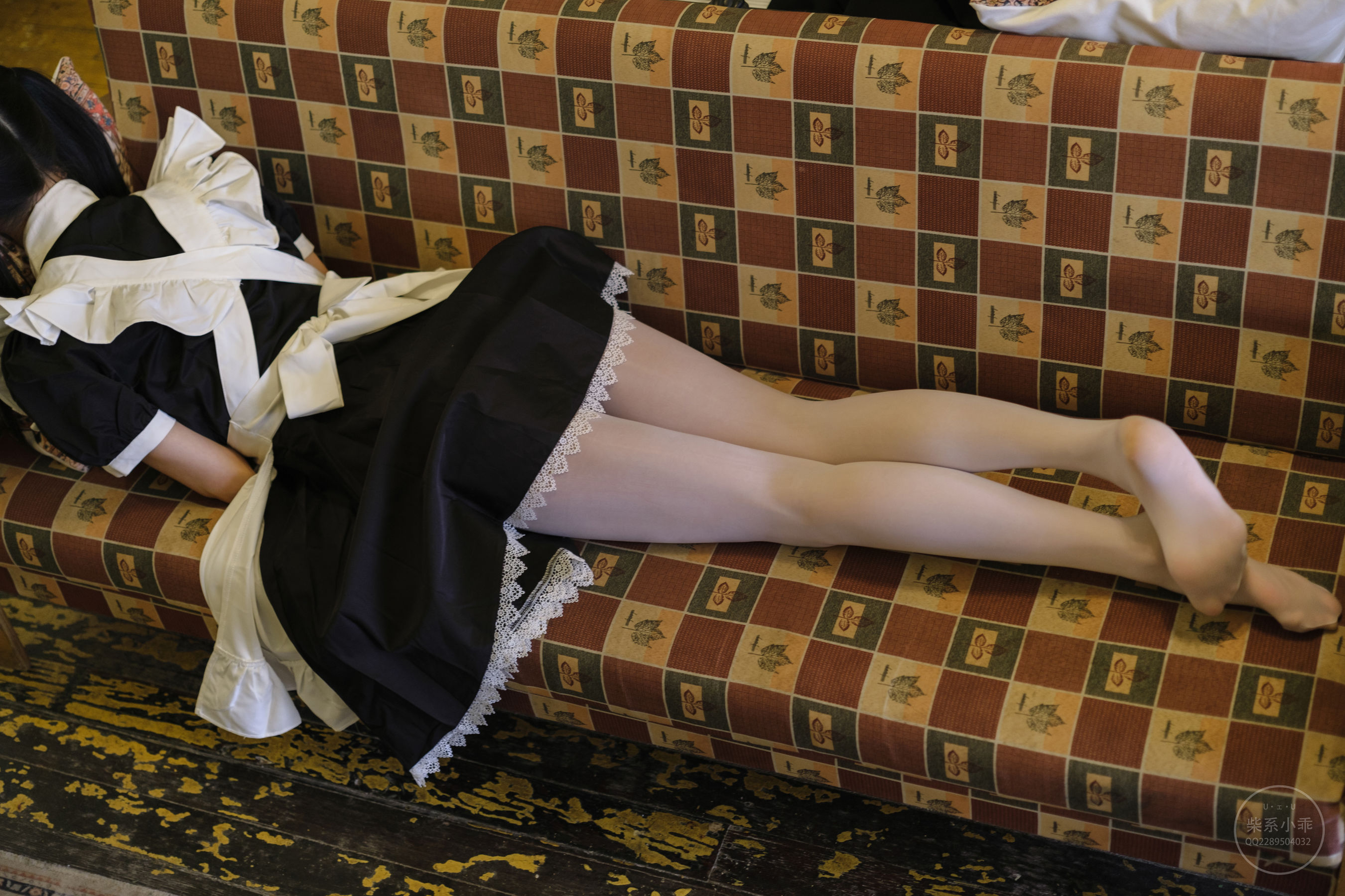 [福利COS] 柴系小乖(稚乖画册) - 夜夜白丝女仆第4张