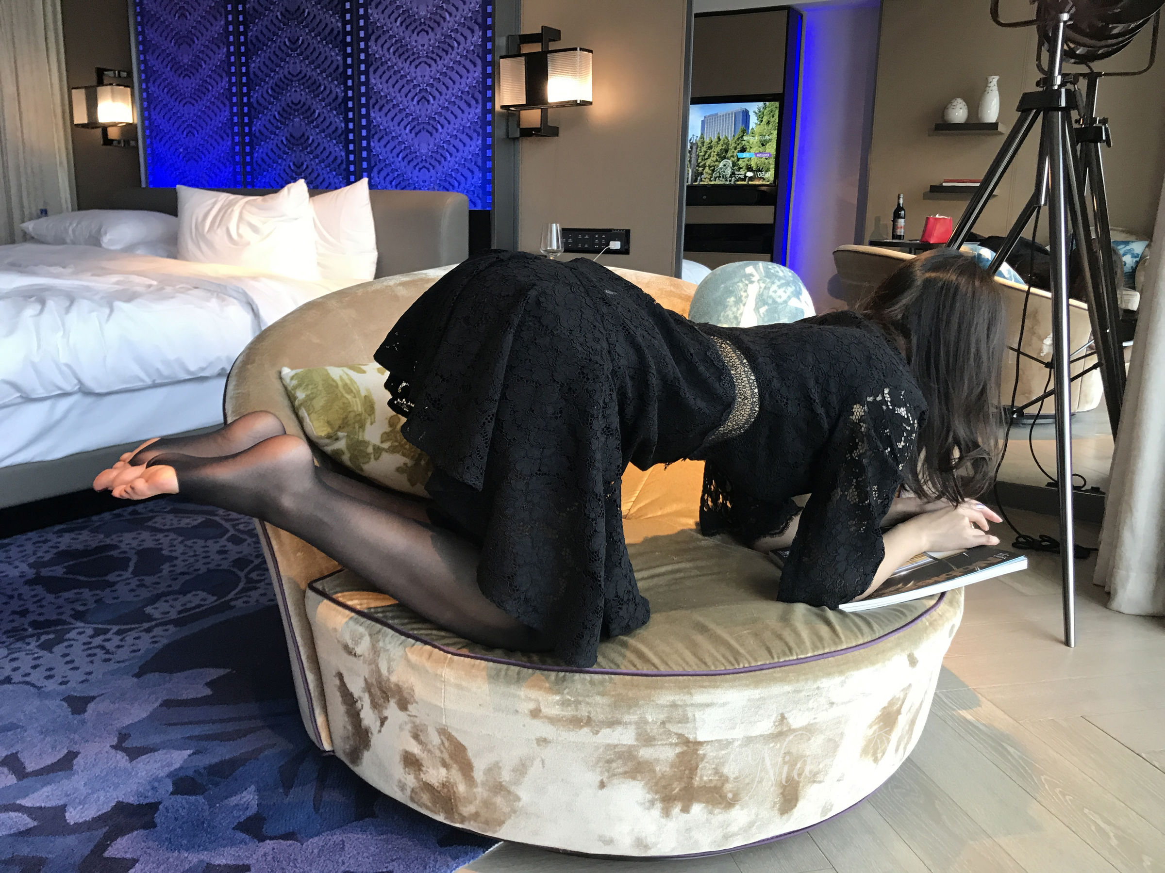 [福利COS] 安乔乔儿(Nia乔乔) No.023 出差刚到酒店呀第22张