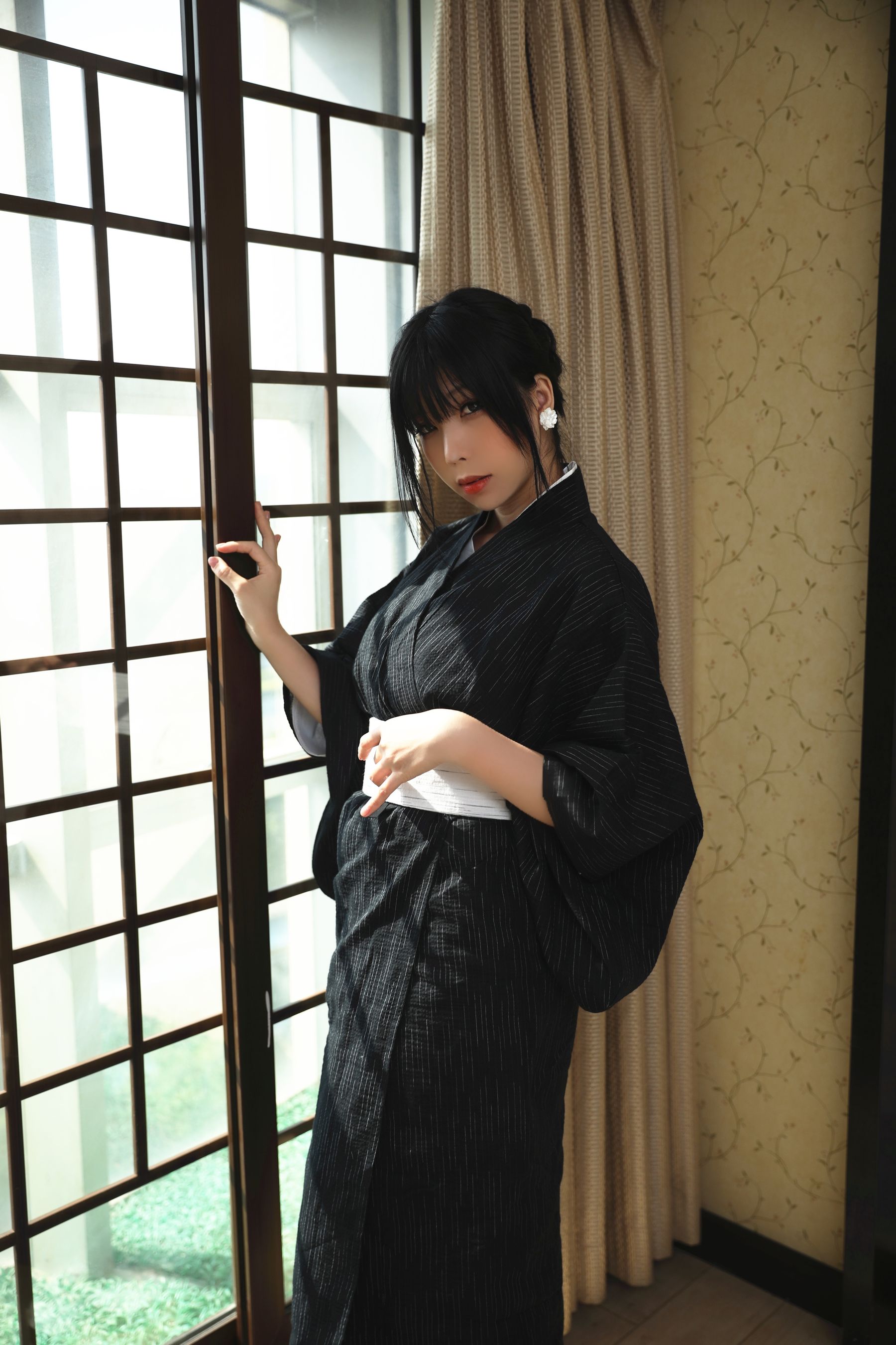 [福利COS] 二次元巨乳美女鹿野希 - 未亡人第1张