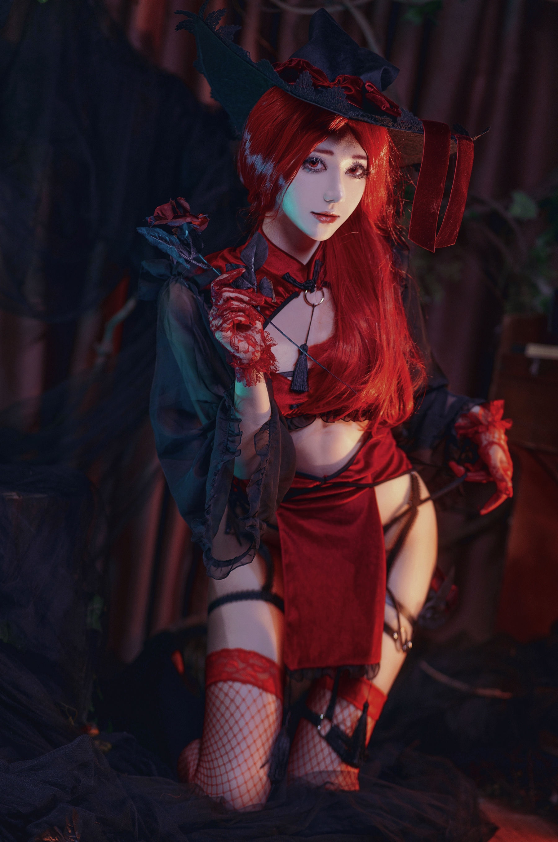 [福利COS] 动漫博主南桃Momoko - 红女巫第1张