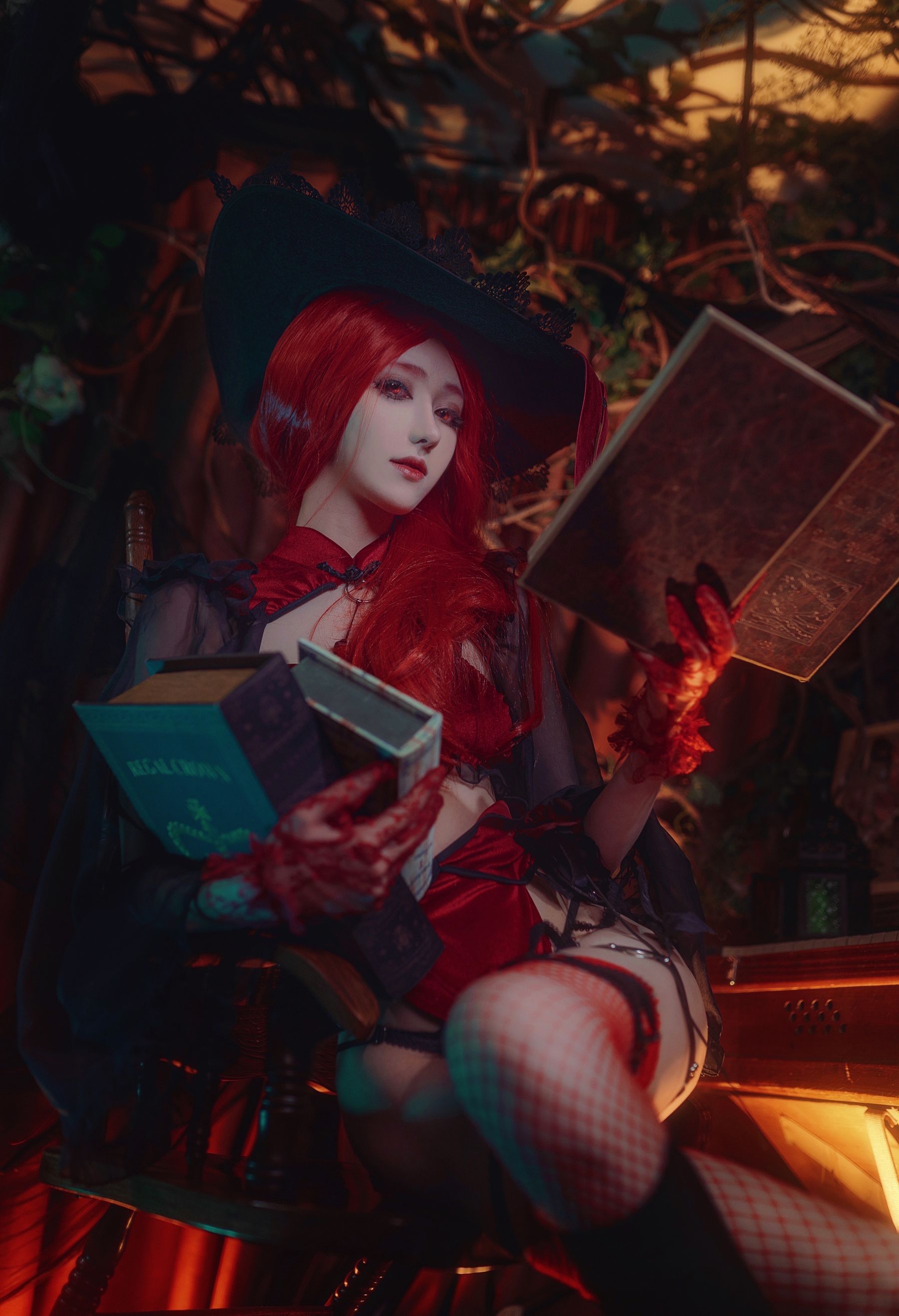 [福利COS] 动漫博主南桃Momoko - 红女巫第6张