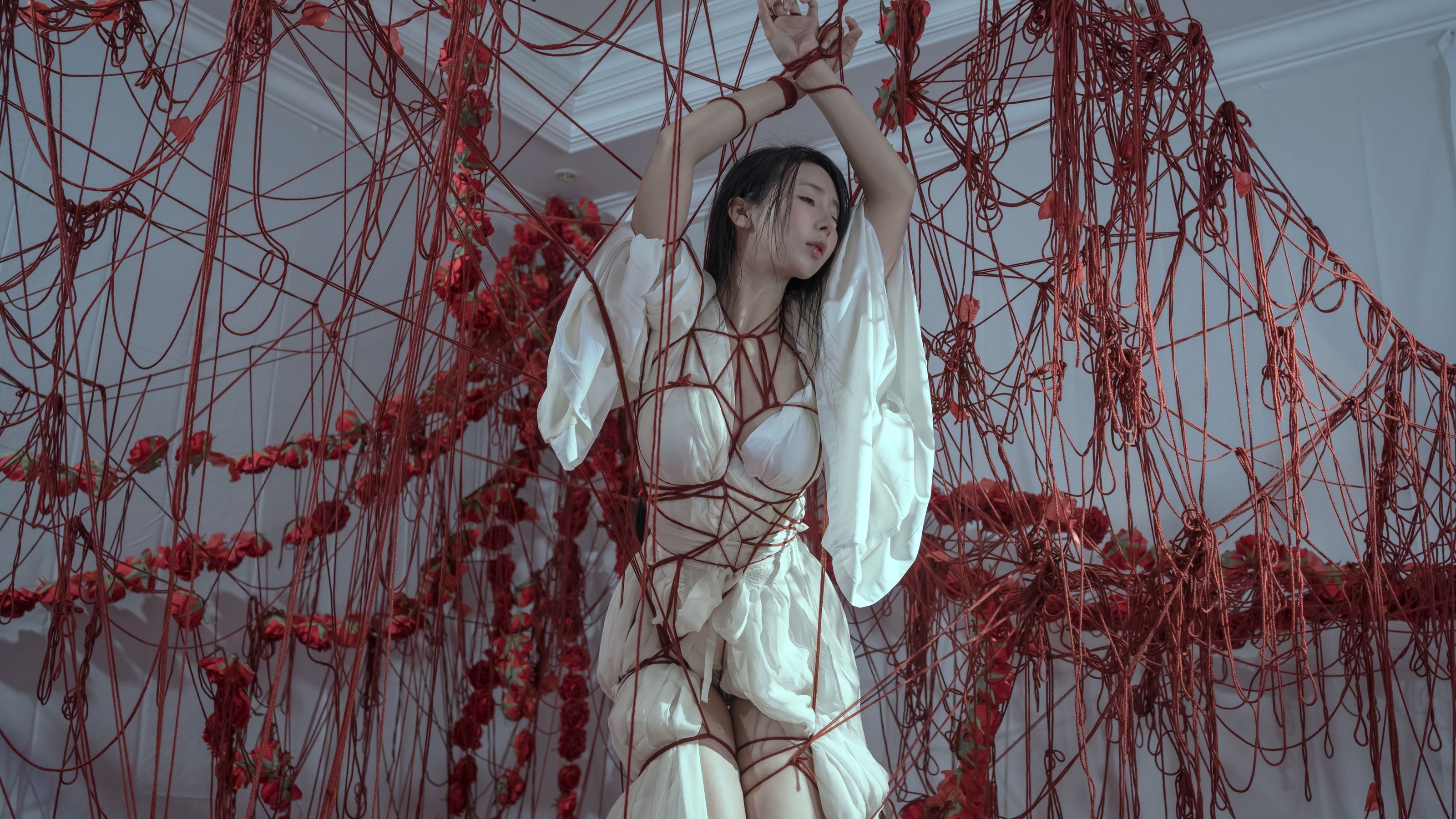 [福利COS] 云溪溪 - 奶桃 囚鸟第1张