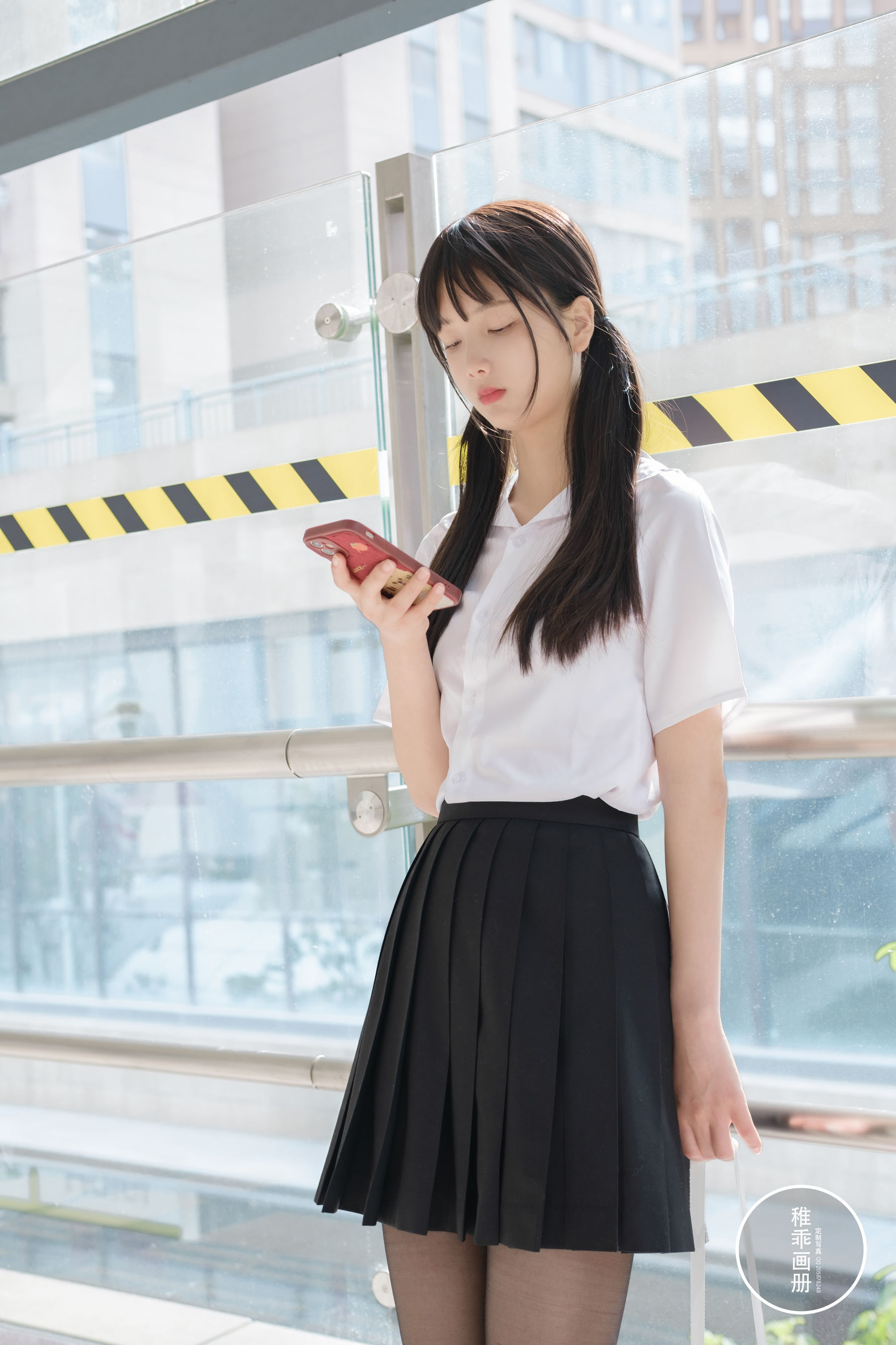 [福利COS] 柴系小乖(稚乖画册) - 夜夜 逛街13d黑丝第1张