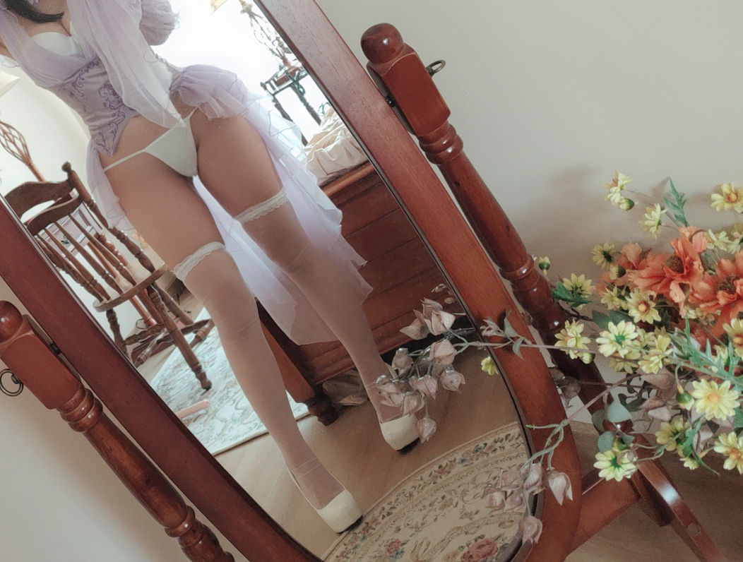 [福利COS] Cosplay日奈娇 - 睡美人 自摄第1张