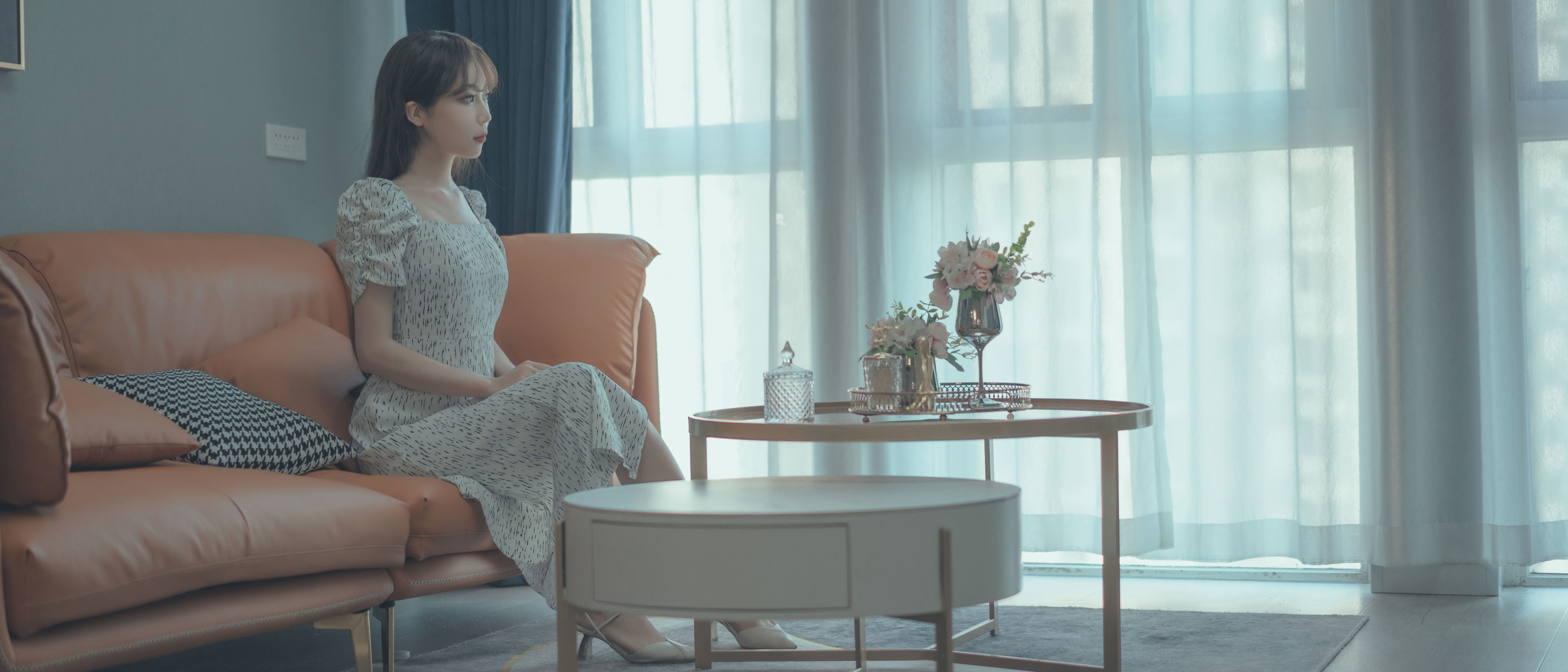 [福利COS] 杏仁曲奇 - 反差表姐第1张