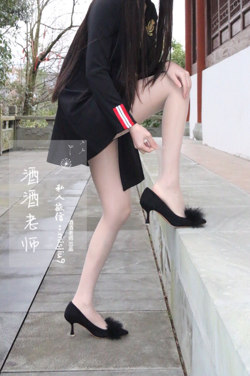 [福利COS] 酒酒老师 - 教师培训后的丝足韵事第14张