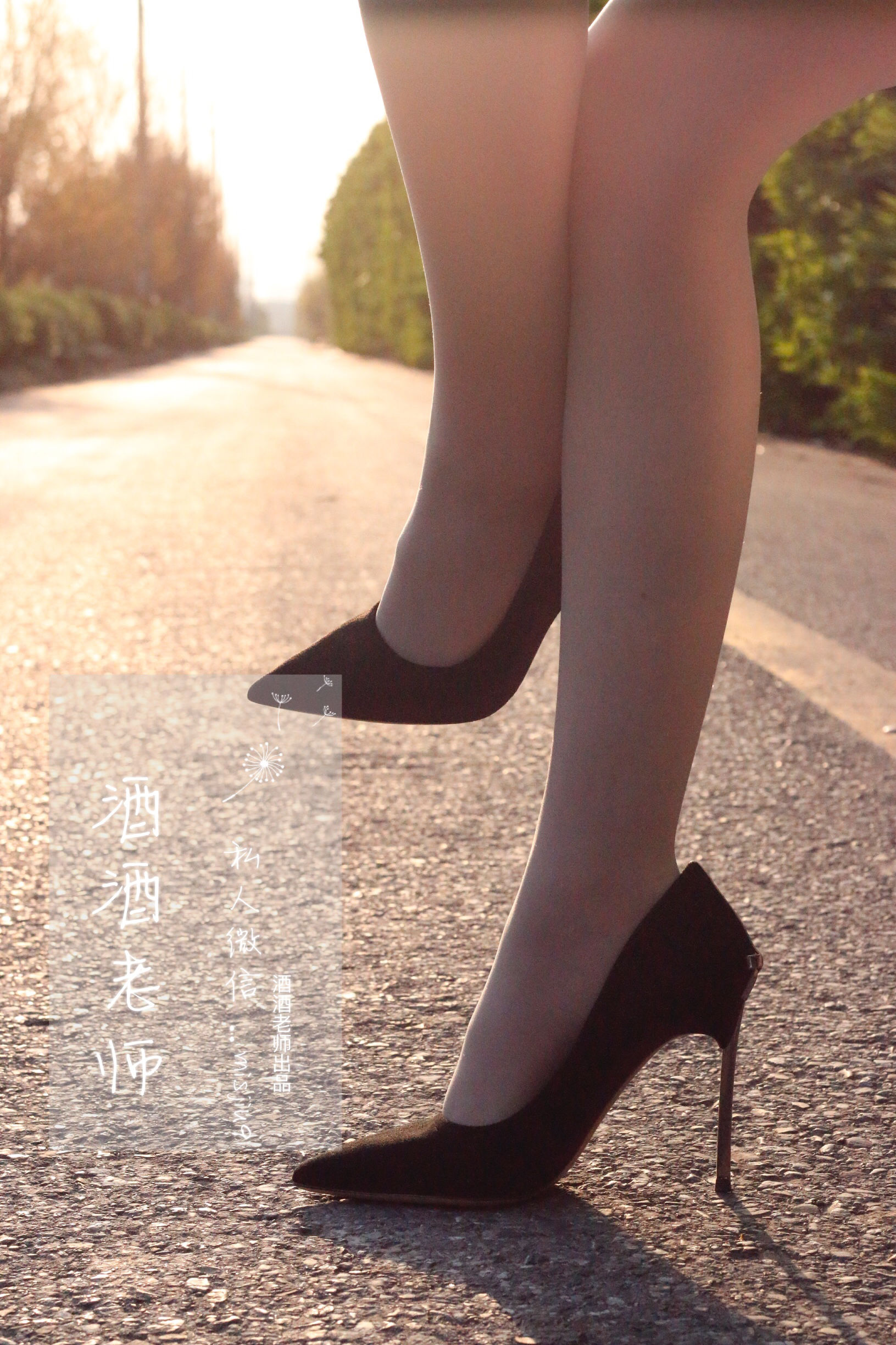 [福利COS] 酒酒老师 - 黄昏光影高跟秀第14张