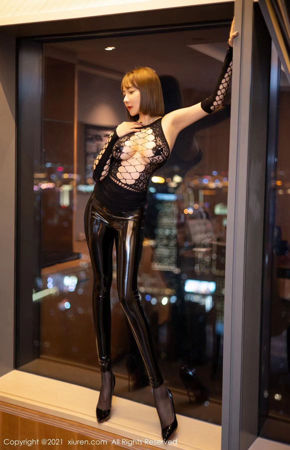 [福利COS] 果儿Victoria 微密圈视图合集第38张