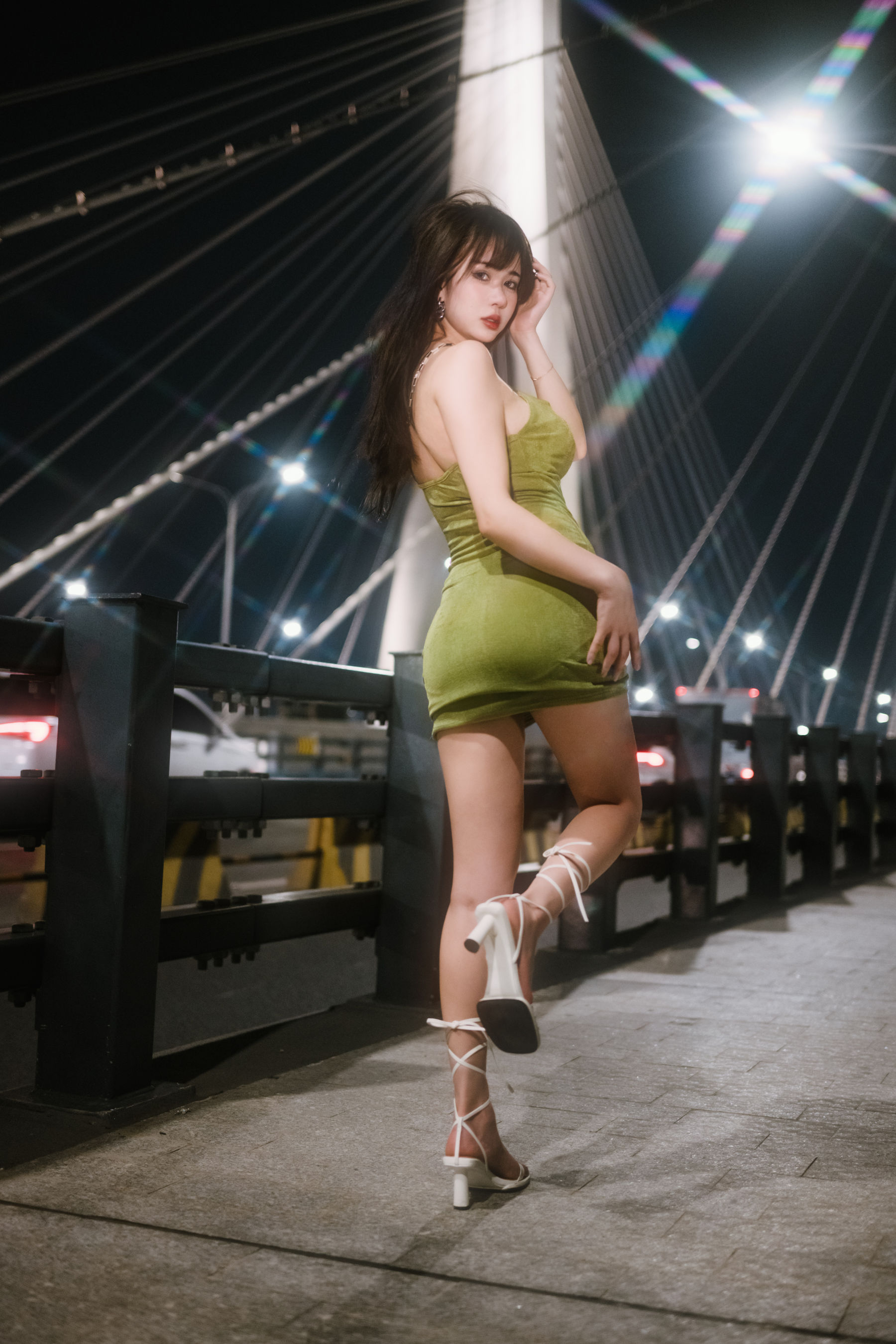 [福利COS] Tina很妖孽呀 - 绿色连衣裙第1张