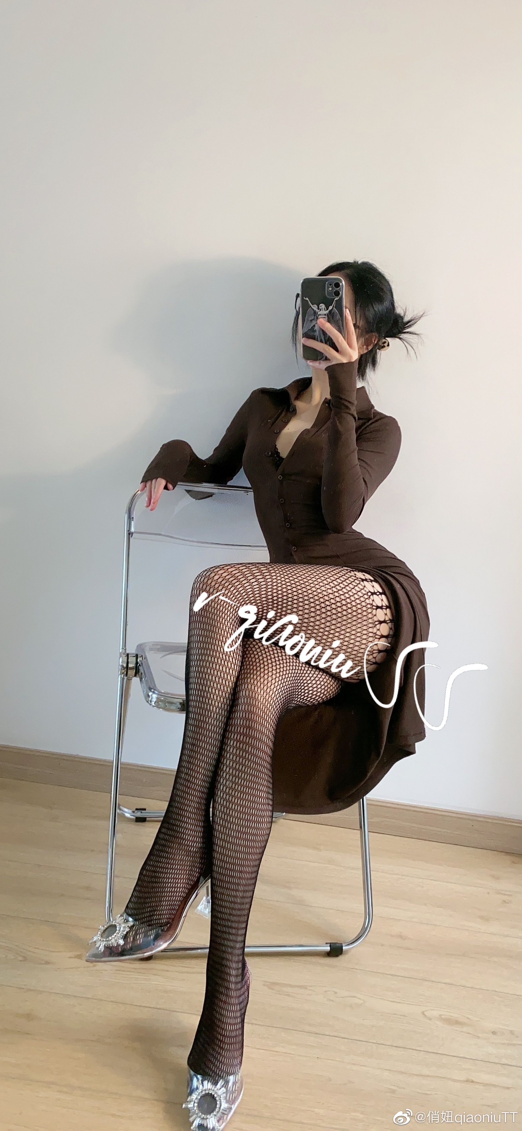 [福利COS] 俏妞qiaoniuTT - 丝袜长腿翘臀 视图合集第27张