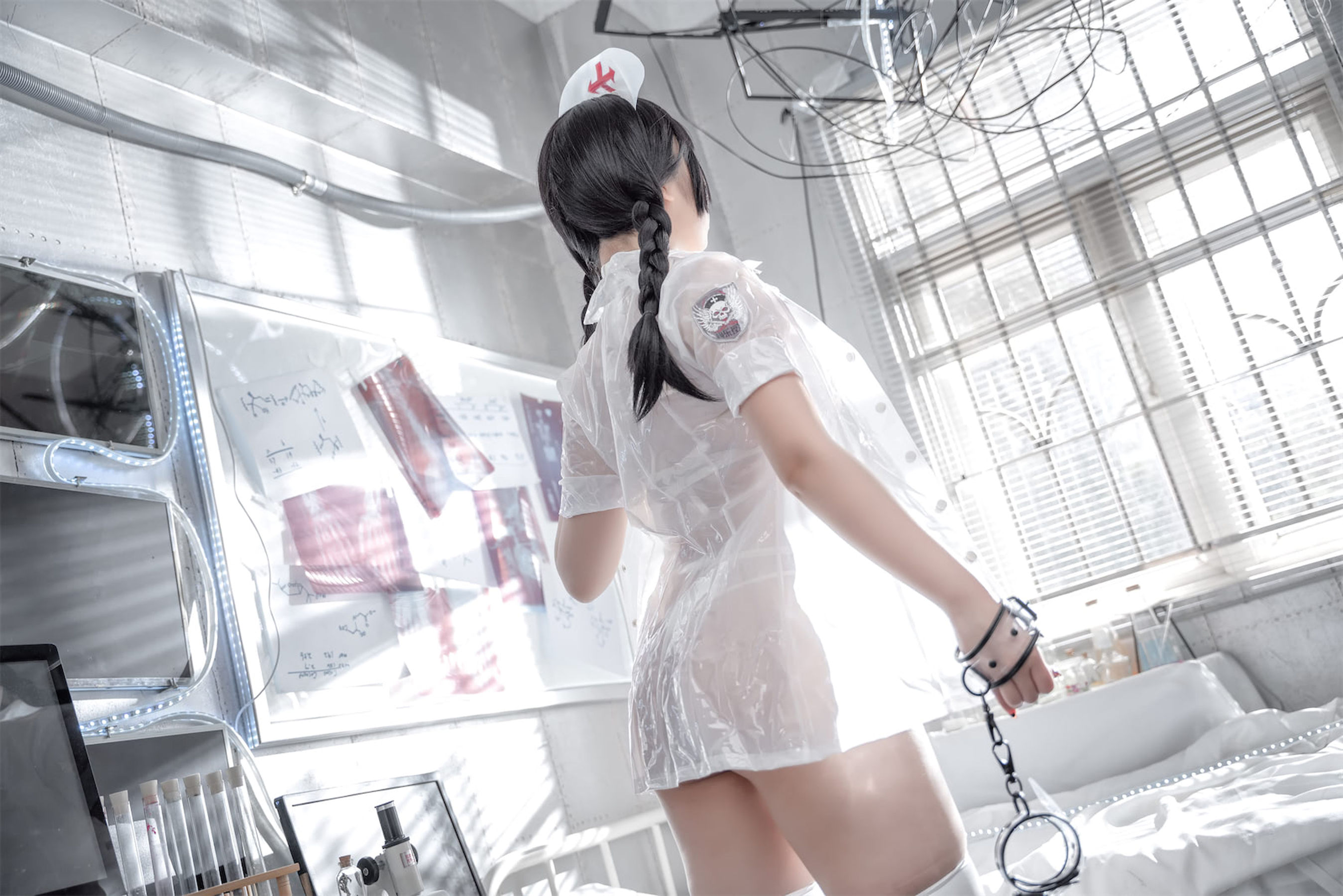 [福利COS] 啊日日_Ganlory - 未来白色护士第9张