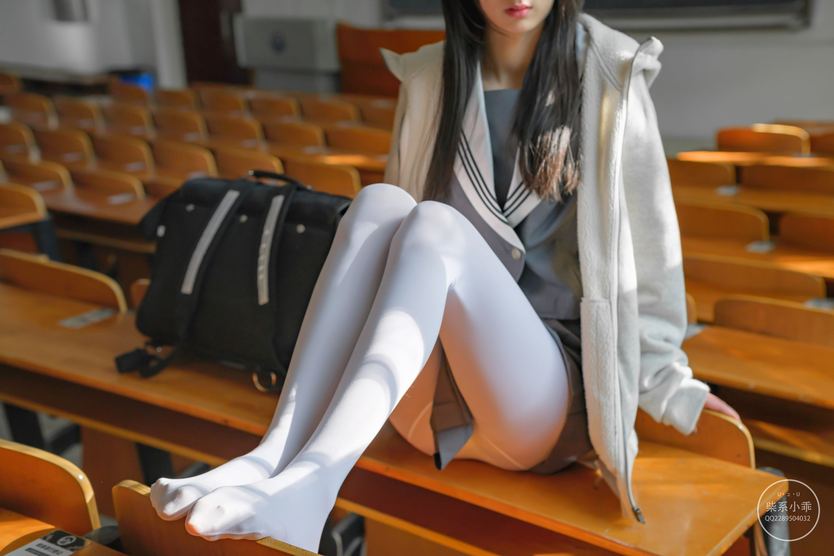 [福利COS] 柴系小乖(稚乖画册) - 夜夜 教室第1张