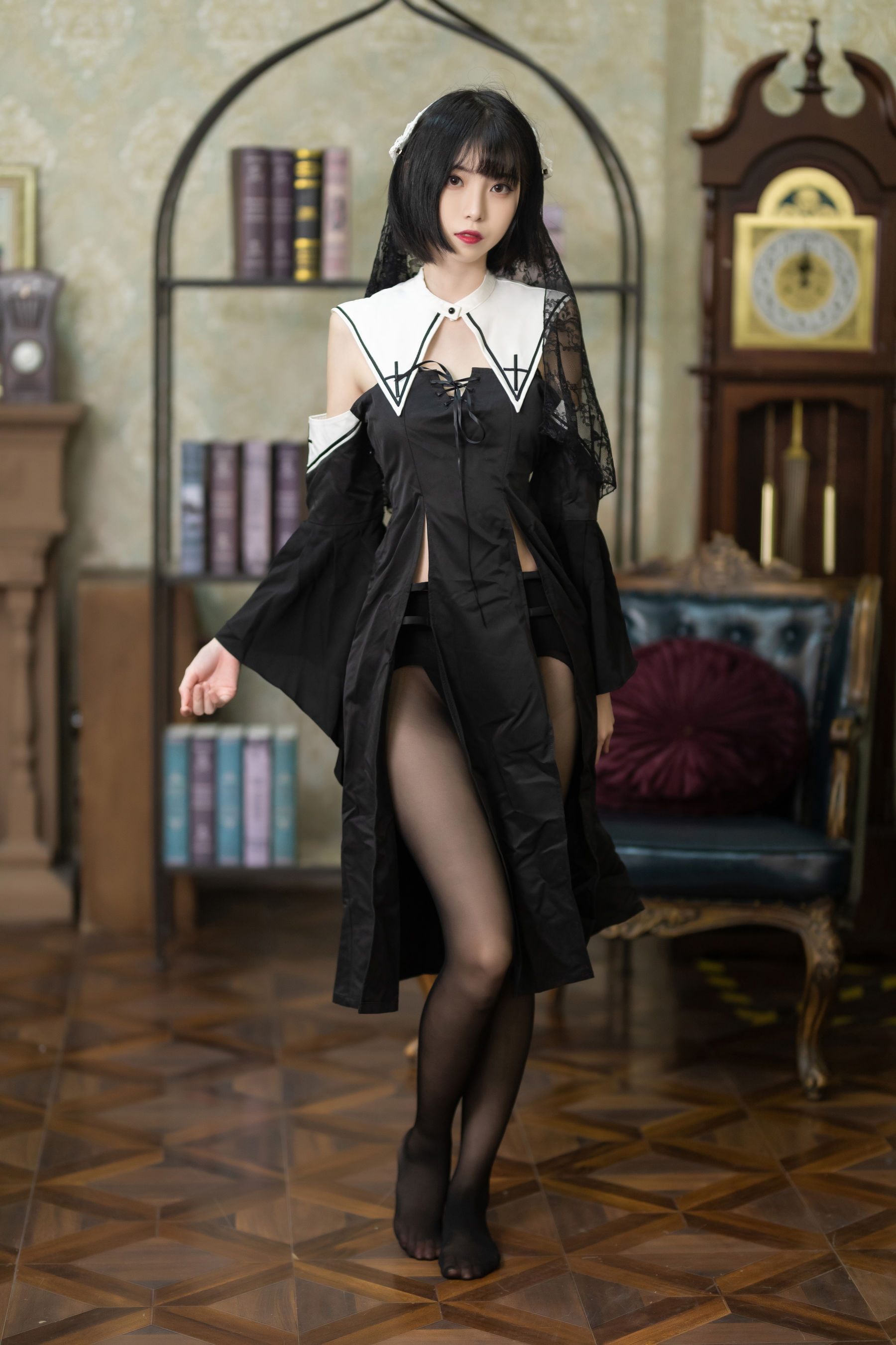 [福利COS] 许岚(叁月life) - 暗黑修女第12张