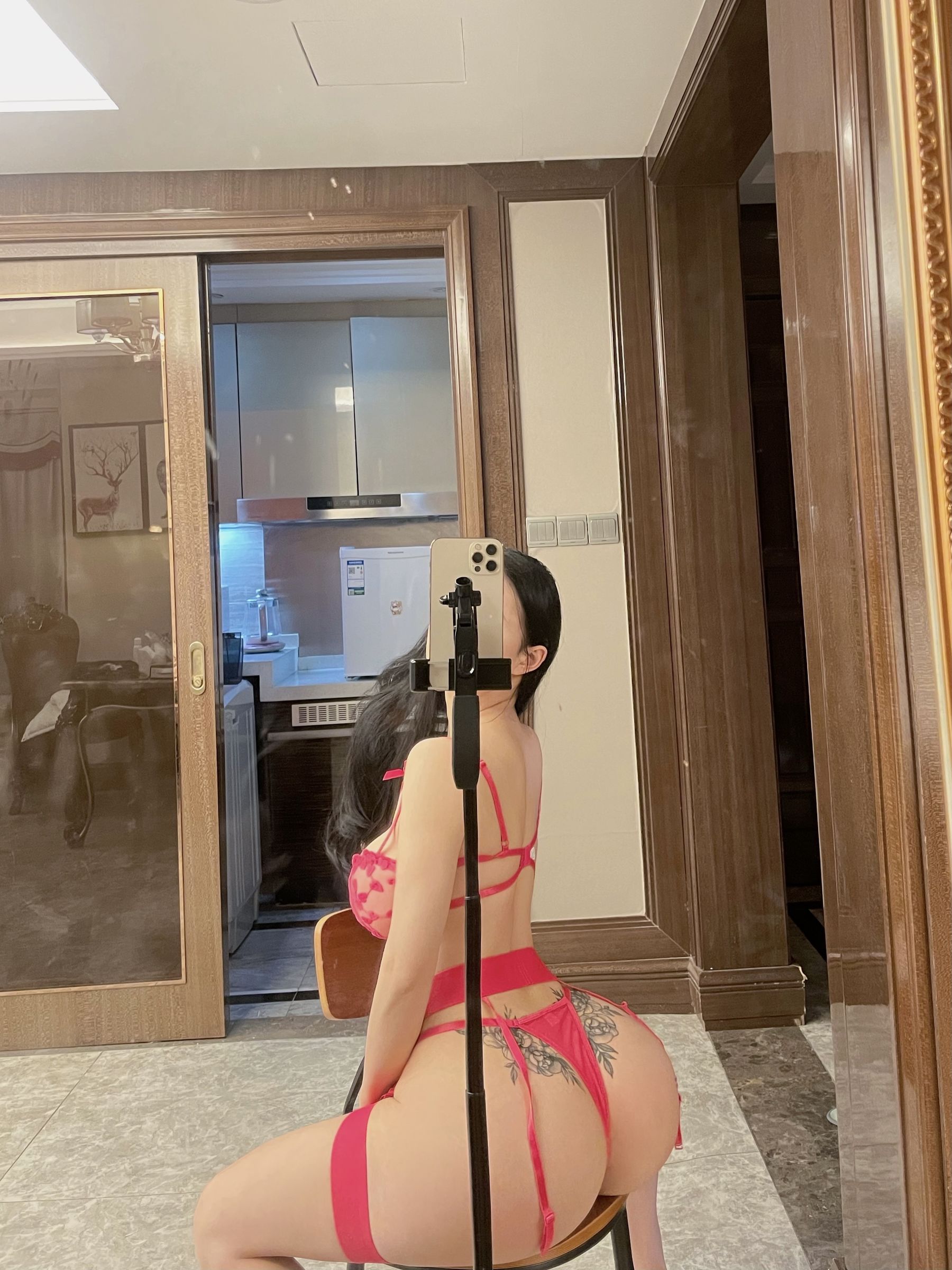 [福利COS] 美臀女神左公子666 微密圈VIP付费私拍美照合集2第24张