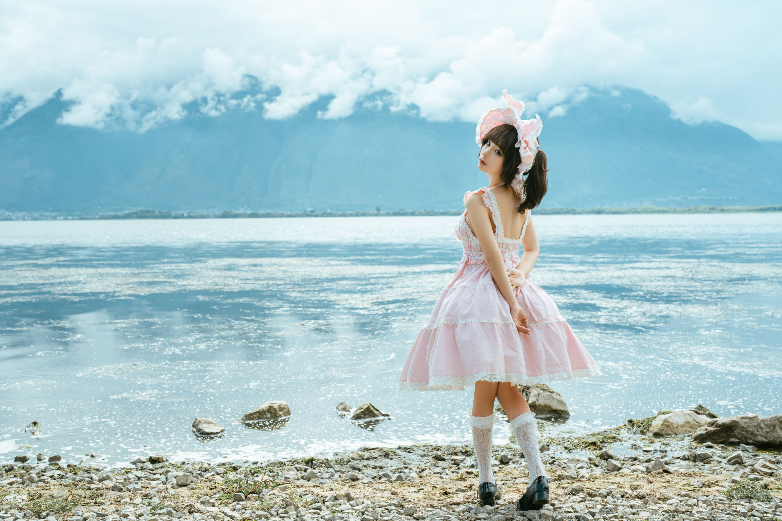 动漫博主蠢沫沫 - 湖边的少女第1张