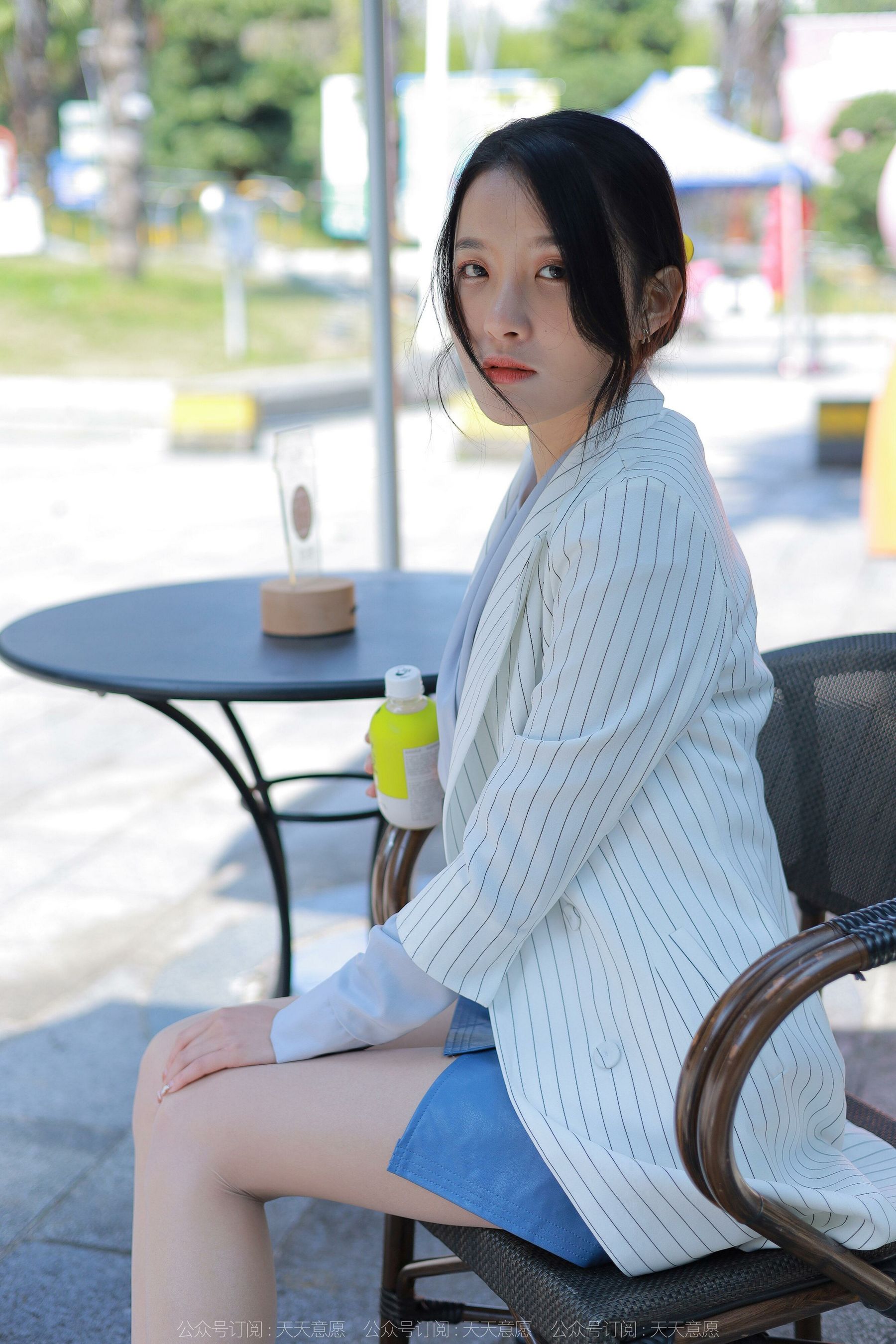 [异思趣向IESS] 模特：婉萍《蓝衣女神》第4张