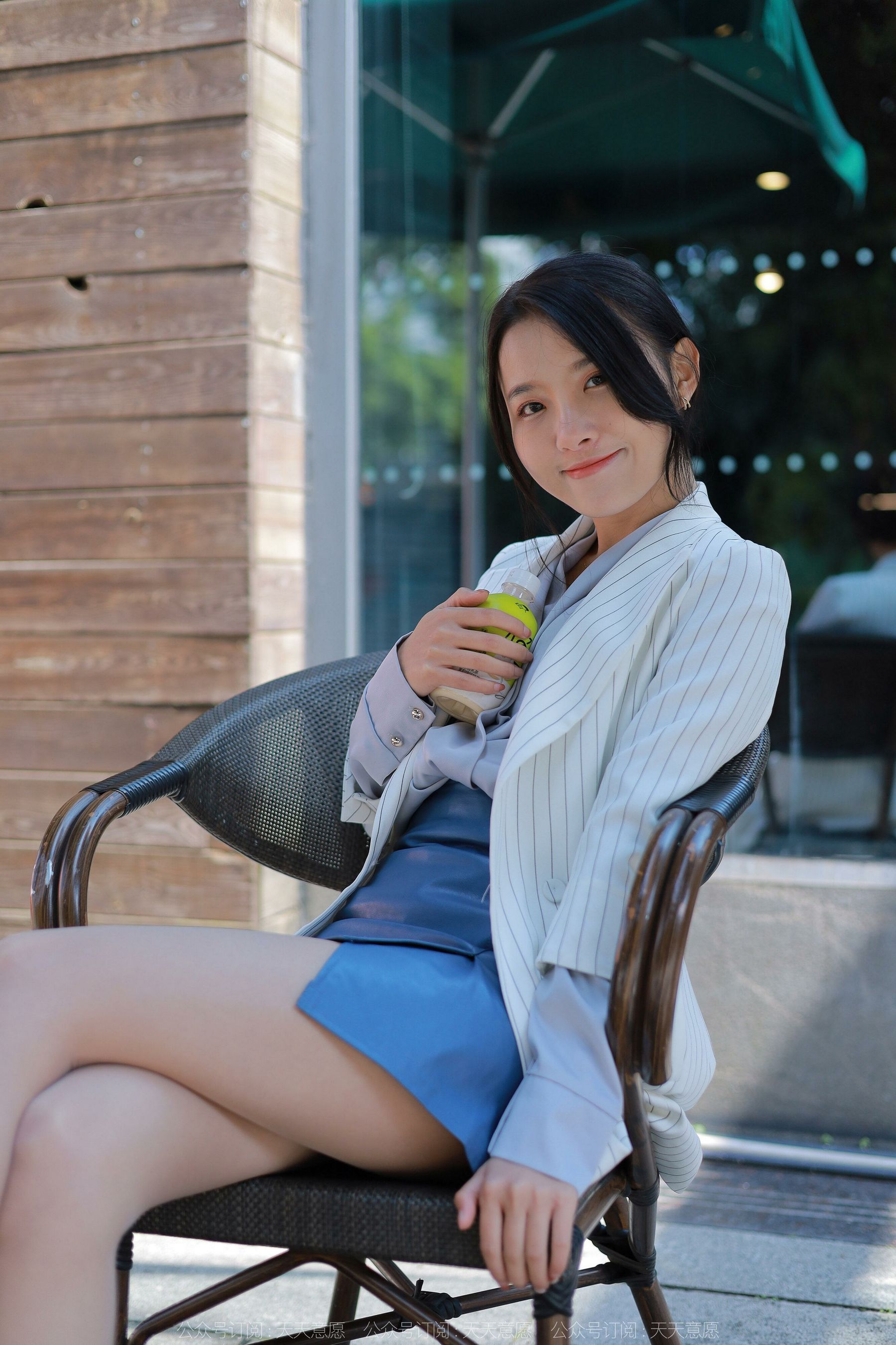 [异思趣向IESS] 模特：婉萍《蓝衣女神》第6张