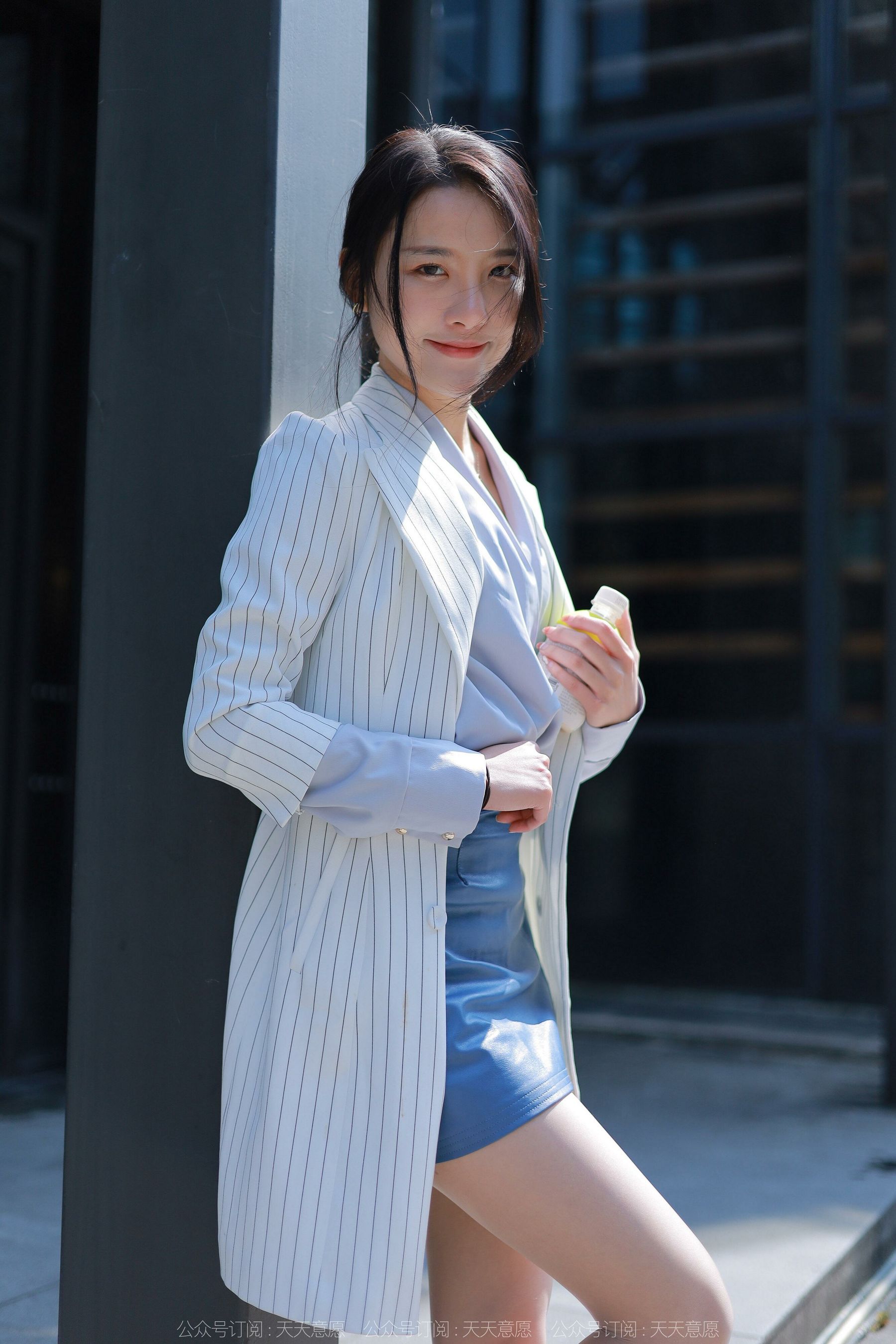[异思趣向IESS] 模特：婉萍《蓝衣女神》第13张
