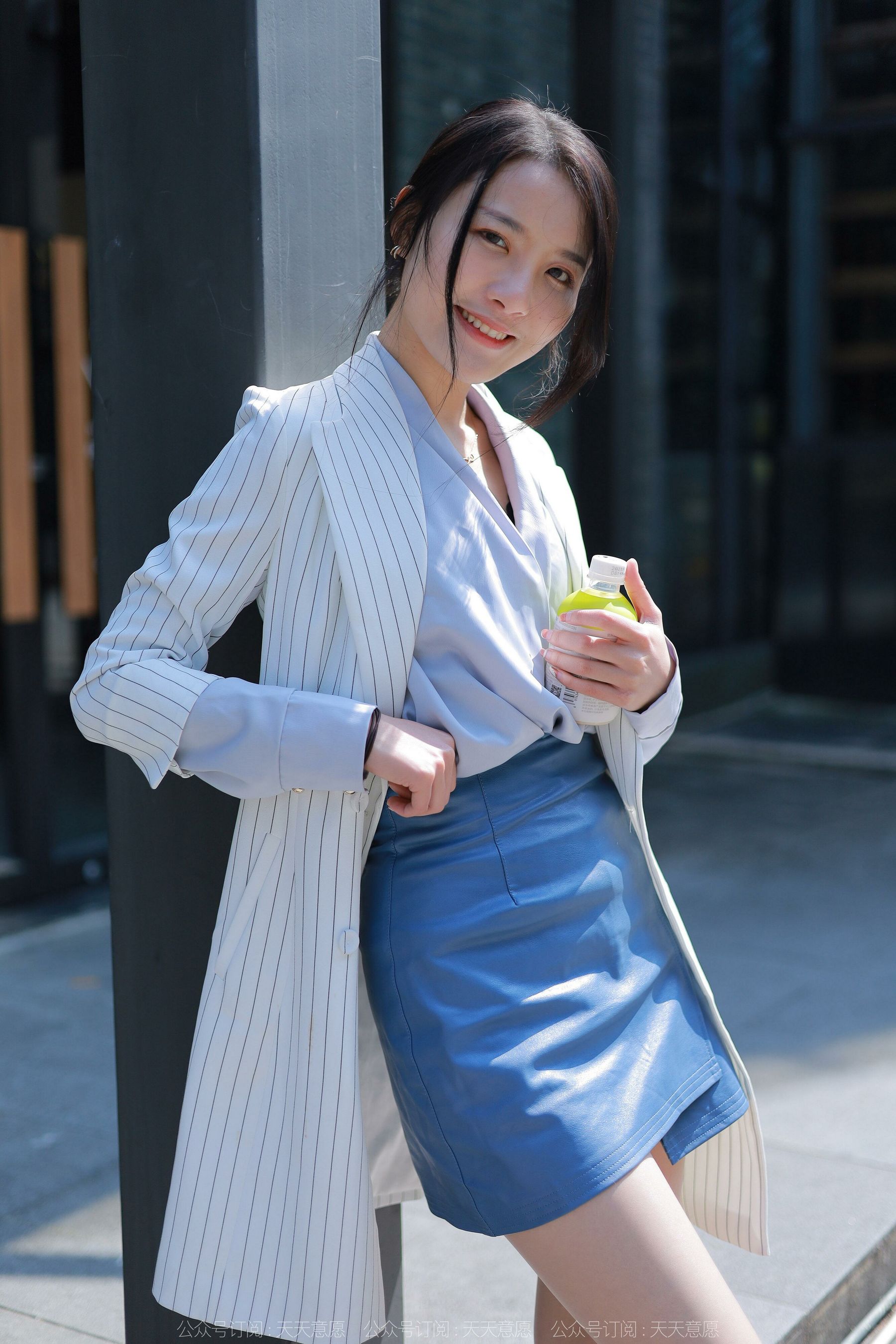 [异思趣向IESS] 模特：婉萍《蓝衣女神》第13张