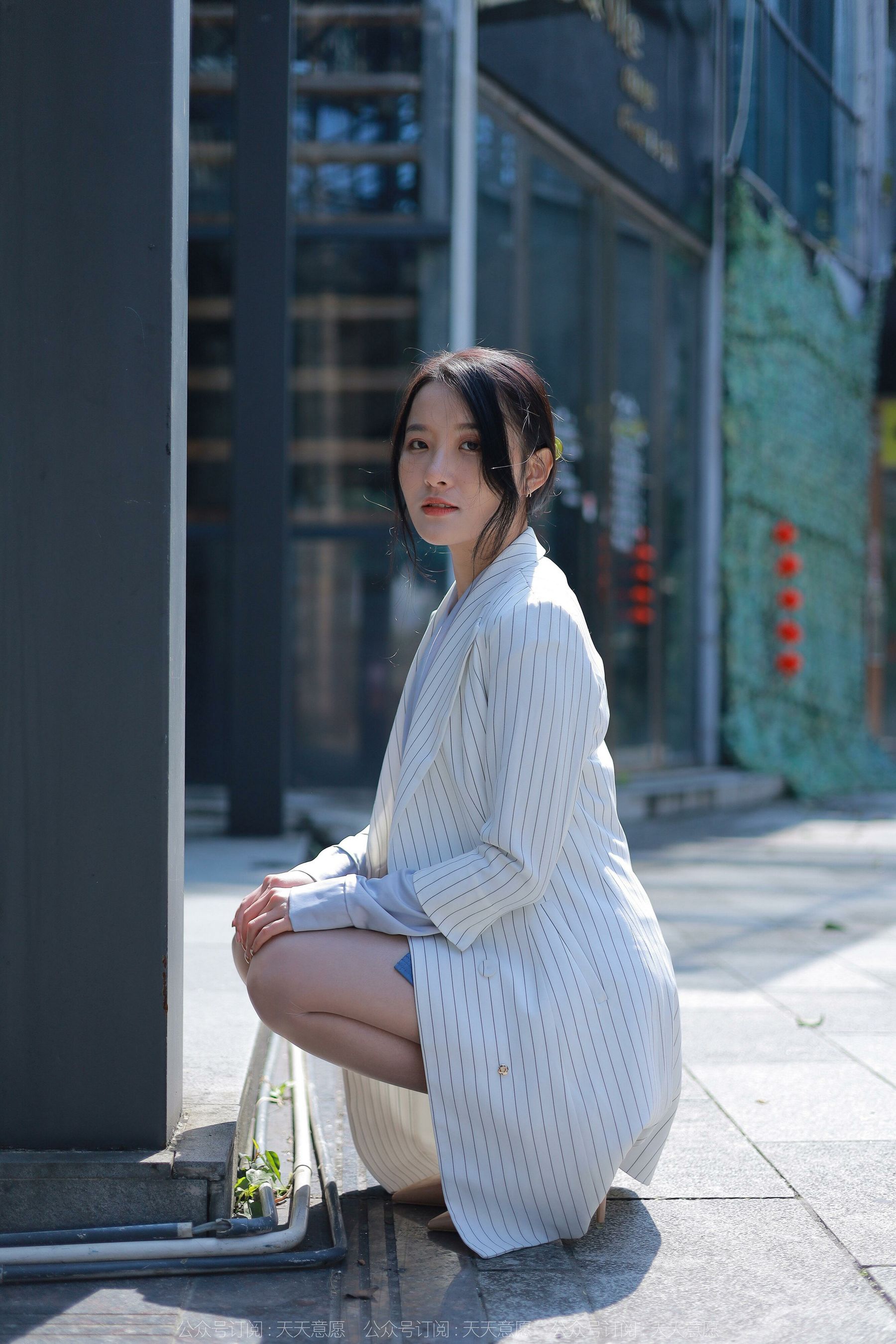 [异思趣向IESS] 模特：婉萍《蓝衣女神》第15张