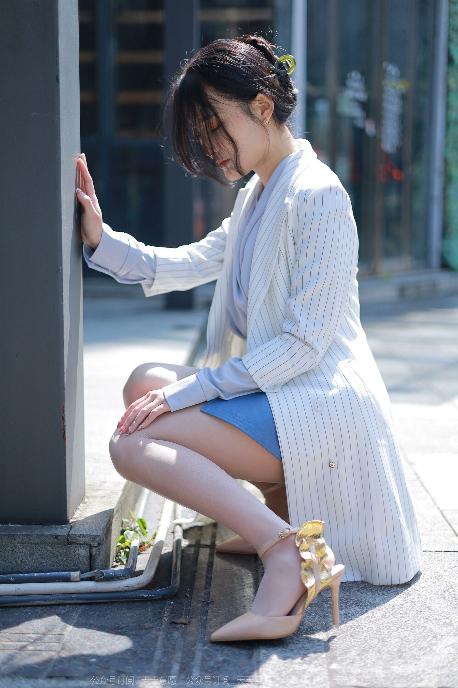 [异思趣向IESS] 模特：婉萍《蓝衣女神》第15张