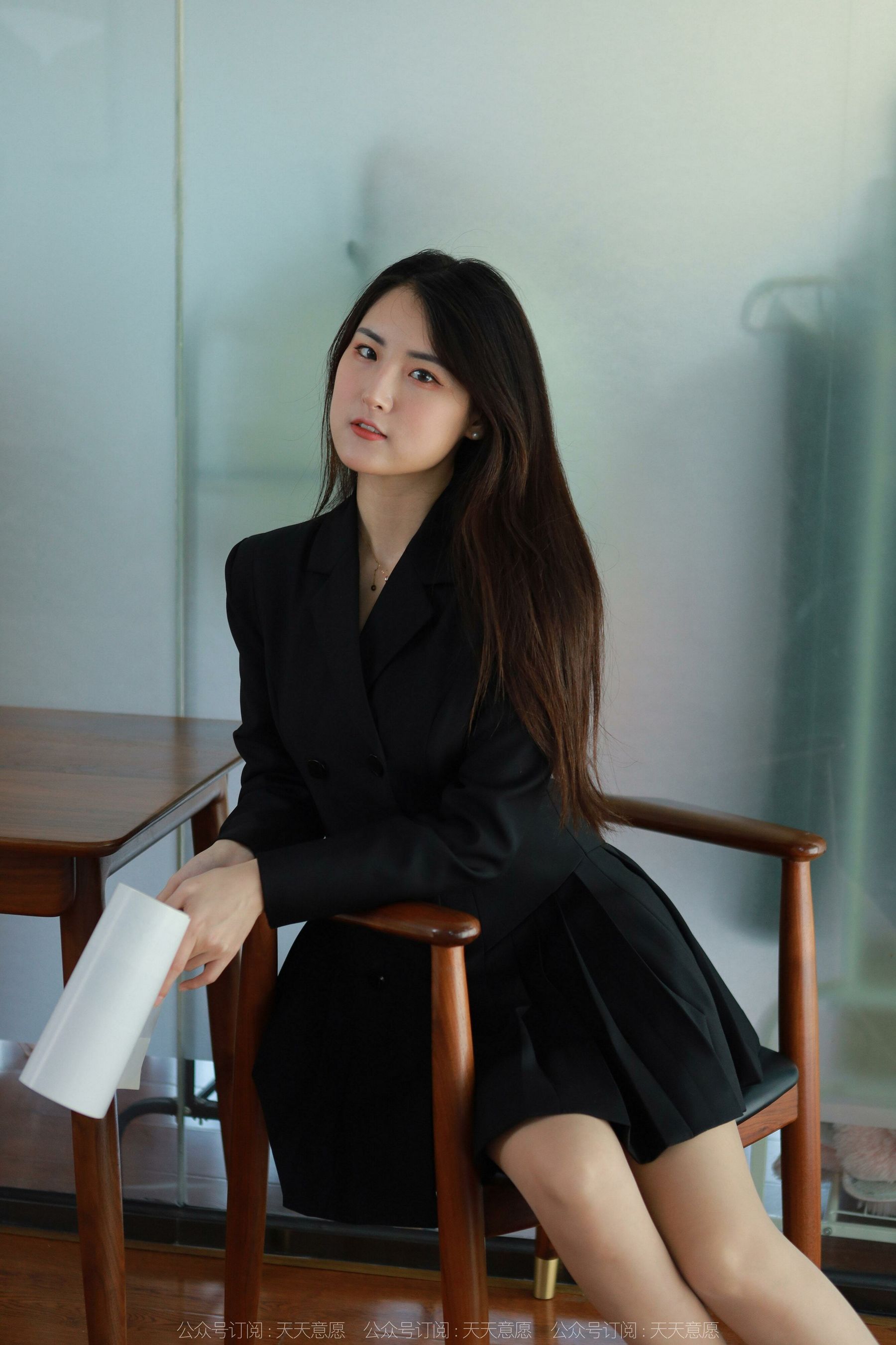 [异思趣向IESS] 模特：小宝《黑色百褶裙》第5张