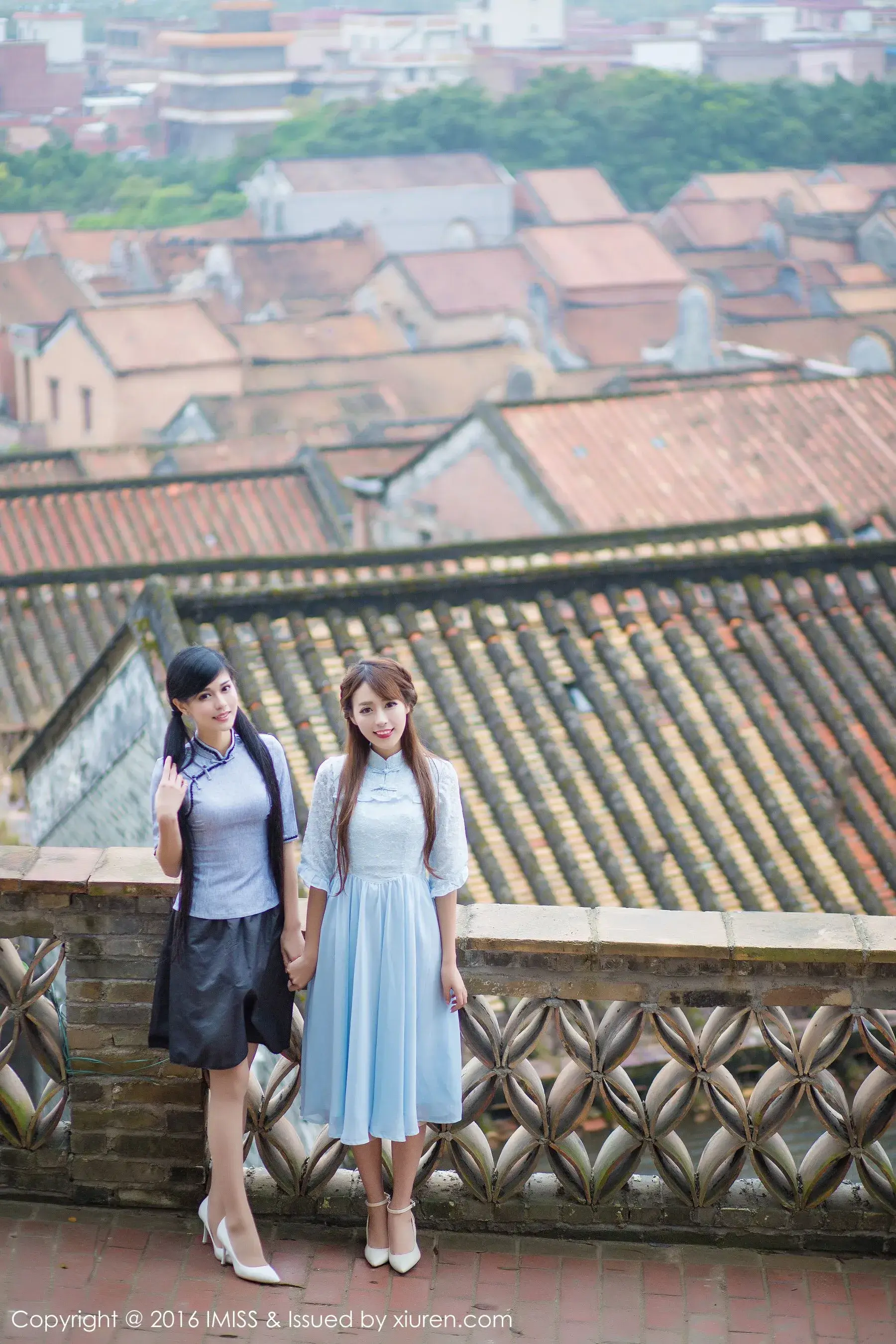 王曼妮、谭小雅《古典旗袍系列》爱蜜社IMiss Vol.070第14张