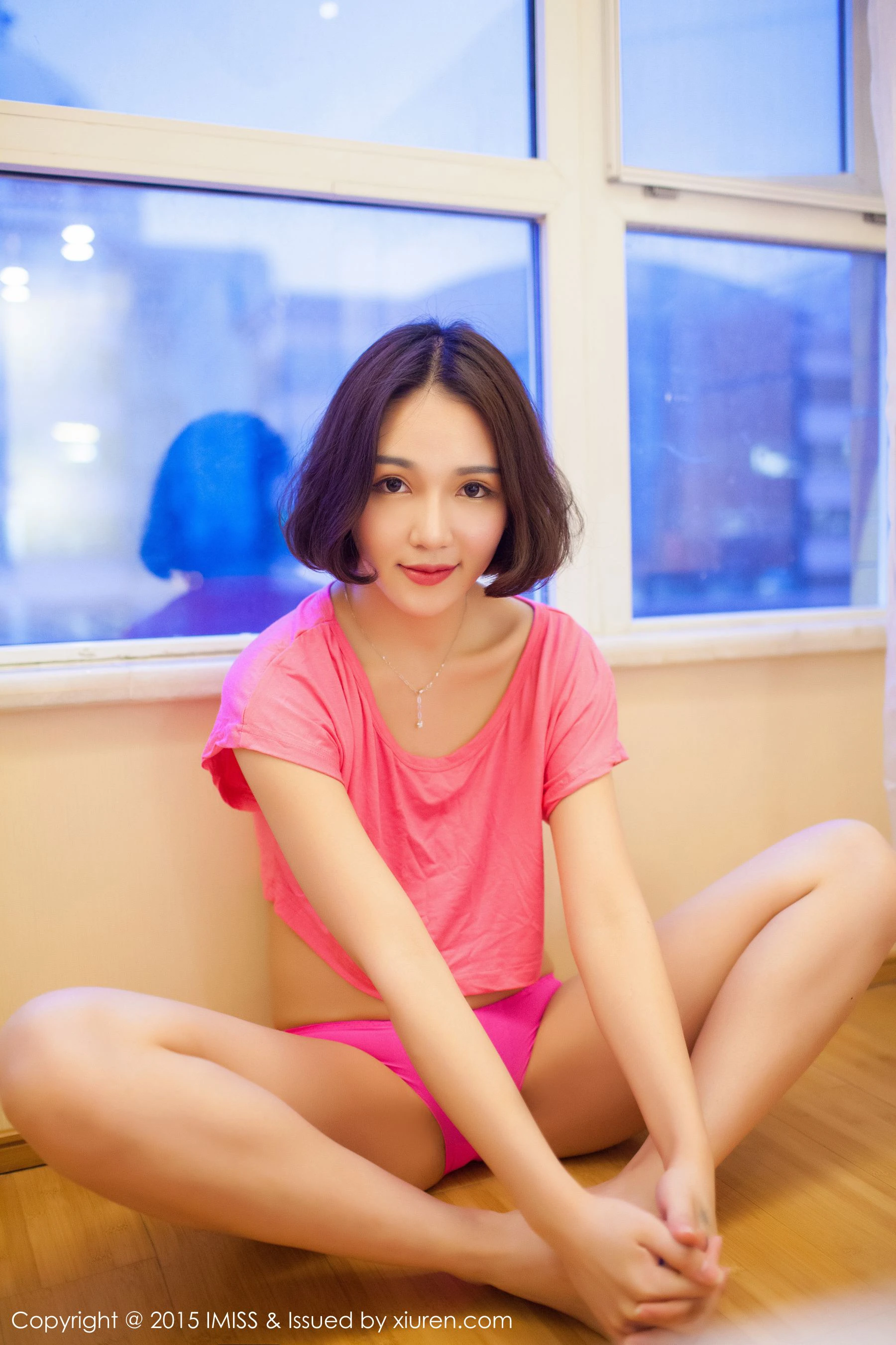 轻熟女@艾诗iccey《浴室湿身+黑丝诱惑》 爱蜜社IMiss Vol.043第4张