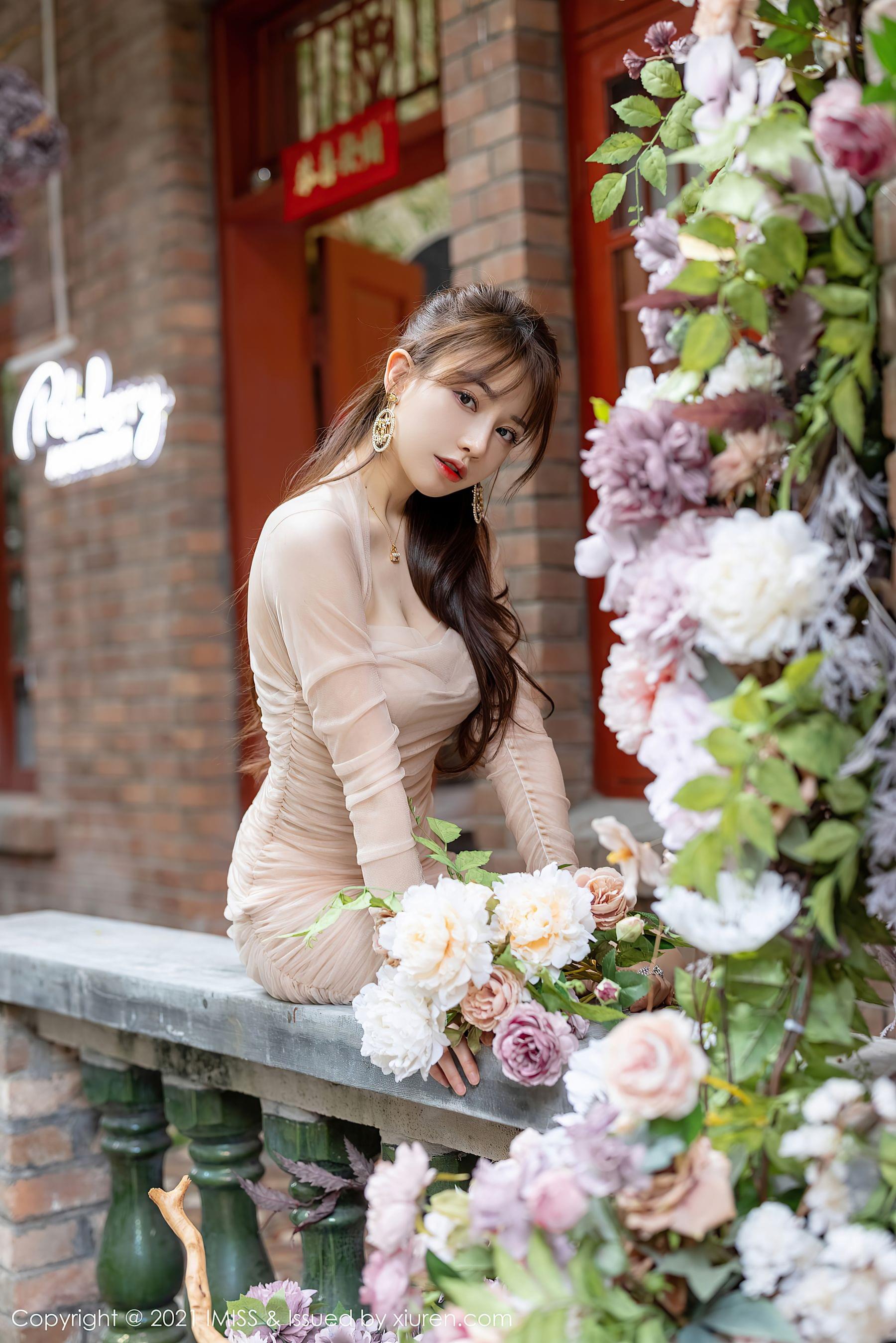 爱蜜社IMiss Vol.586 Lynn刘奕宁第8张