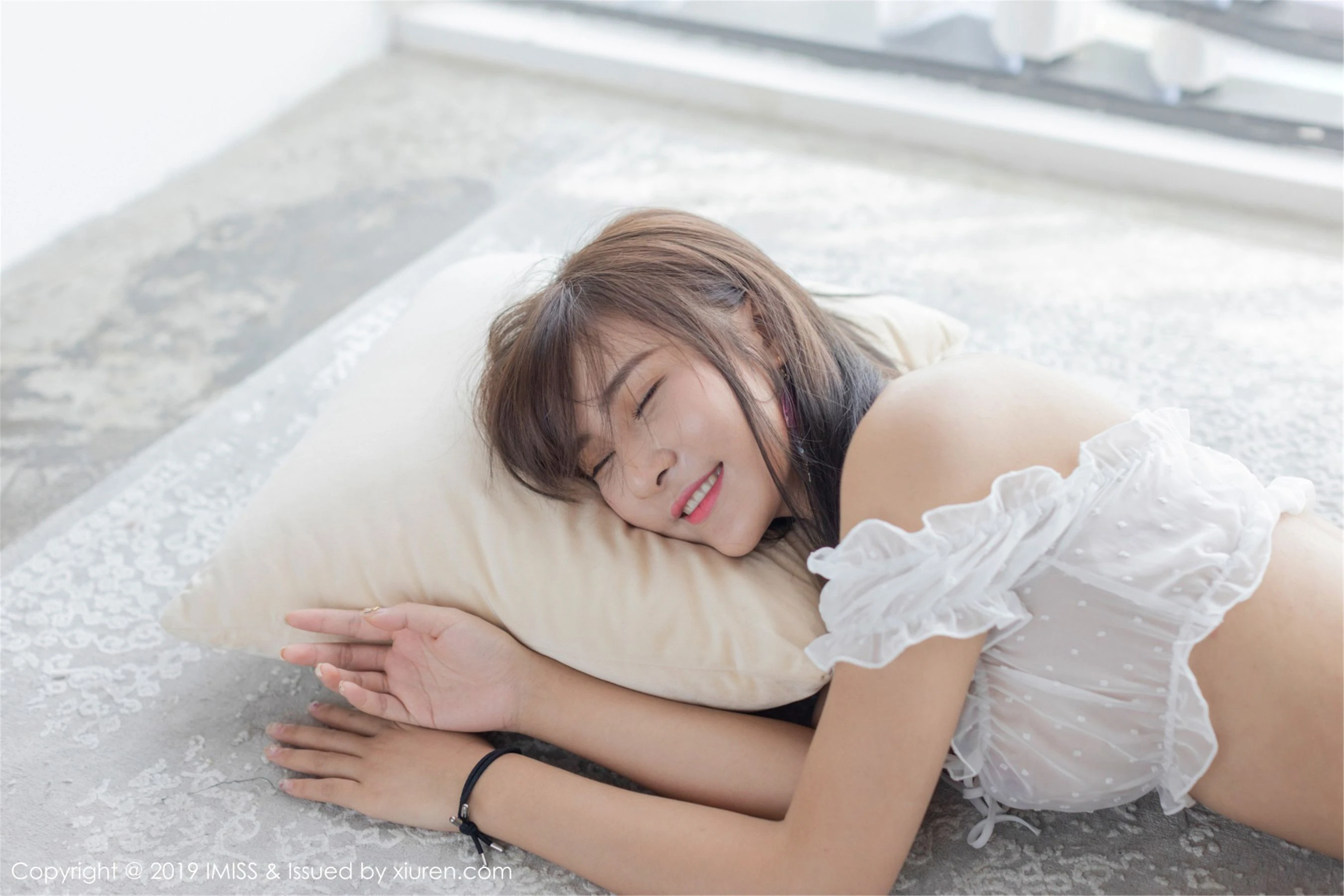 爱蜜社IMiss Vol.339 SOLO-尹菲第3张