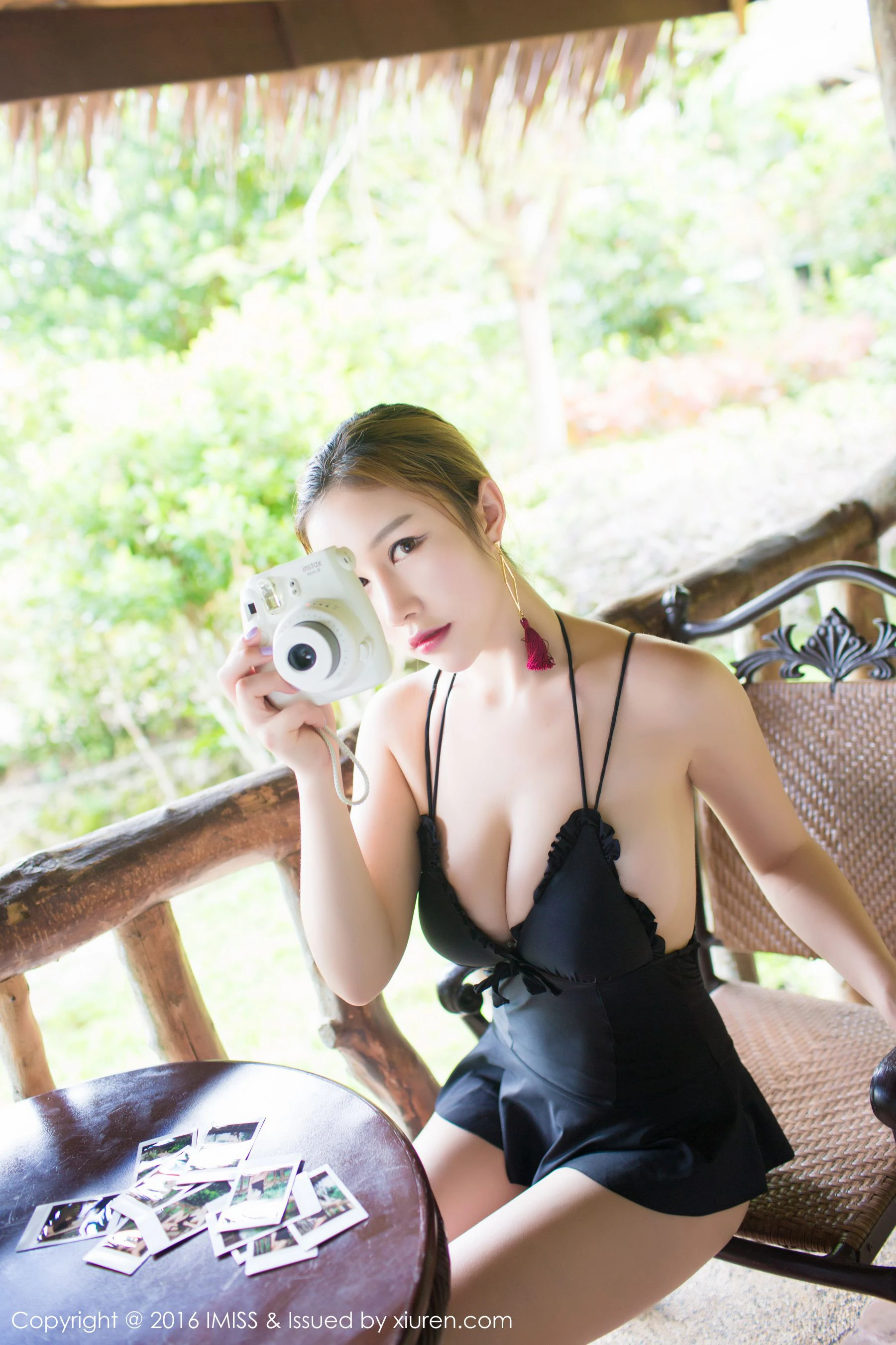 于姬Una《白皙的皮肤,呼之欲出的爆乳》 爱蜜社IMiss Vol.061第11张