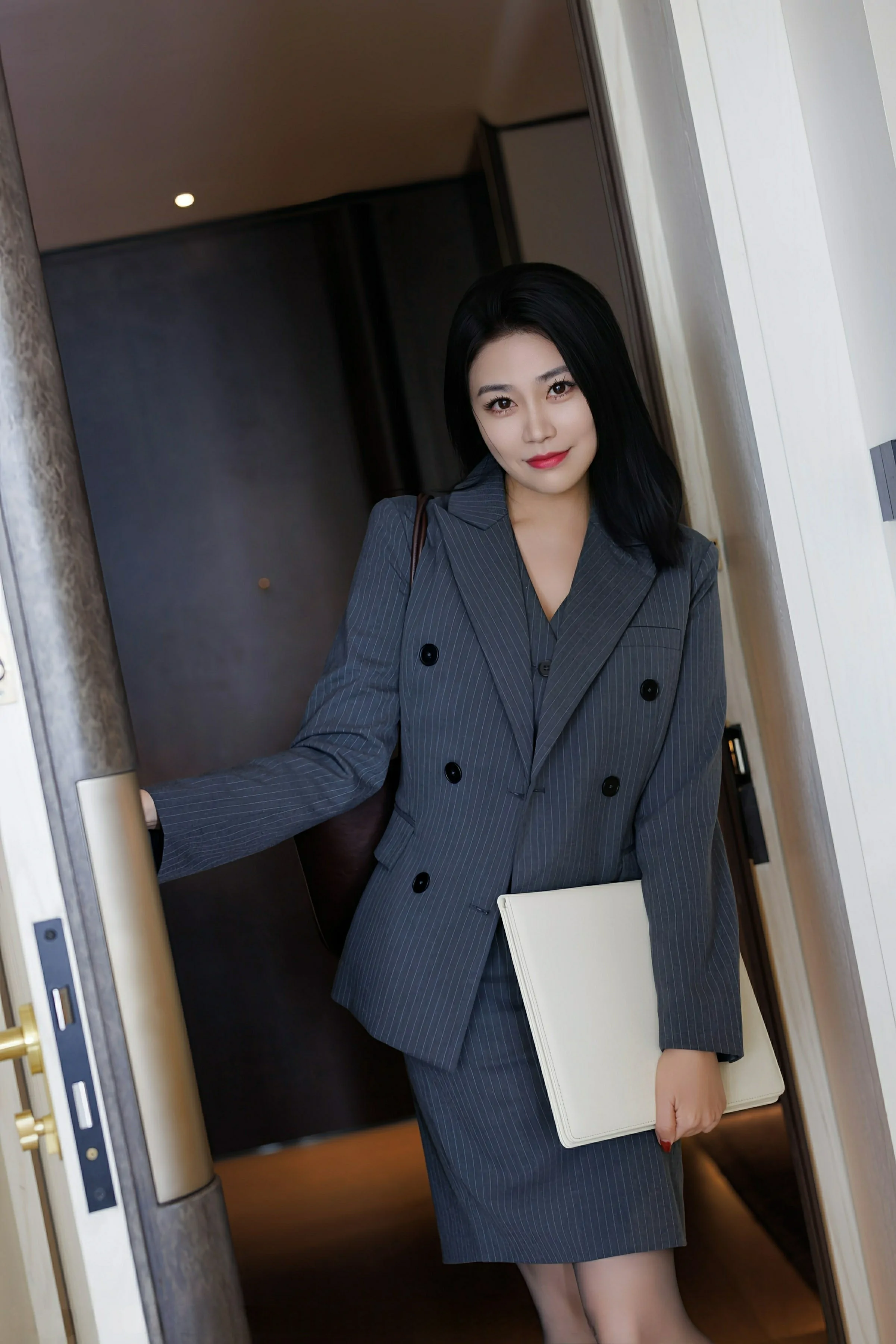  爱蜜社 VOL.787 许诺Sabrina [106P]第1张