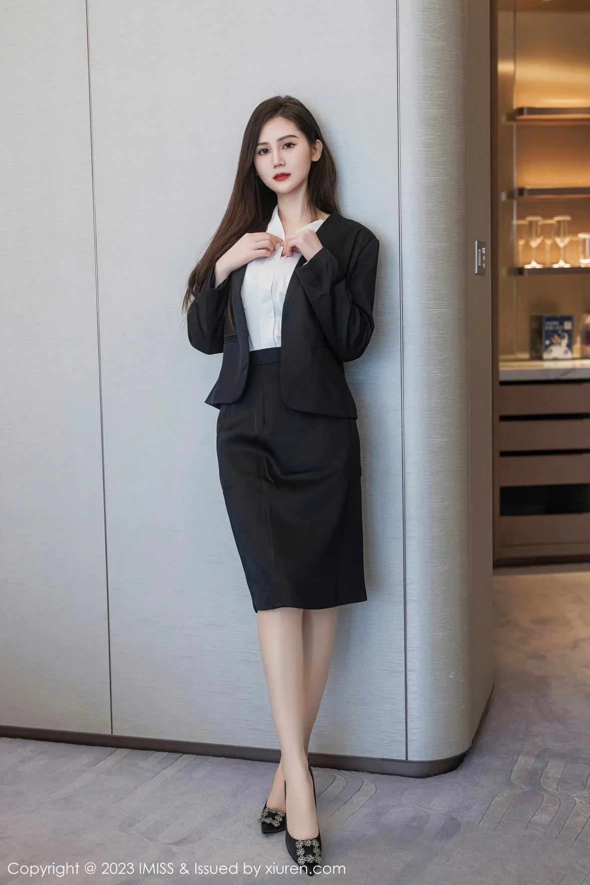  爱蜜社 Vol.739 SISY思 黑色Ol性感写真 [48P]第2张